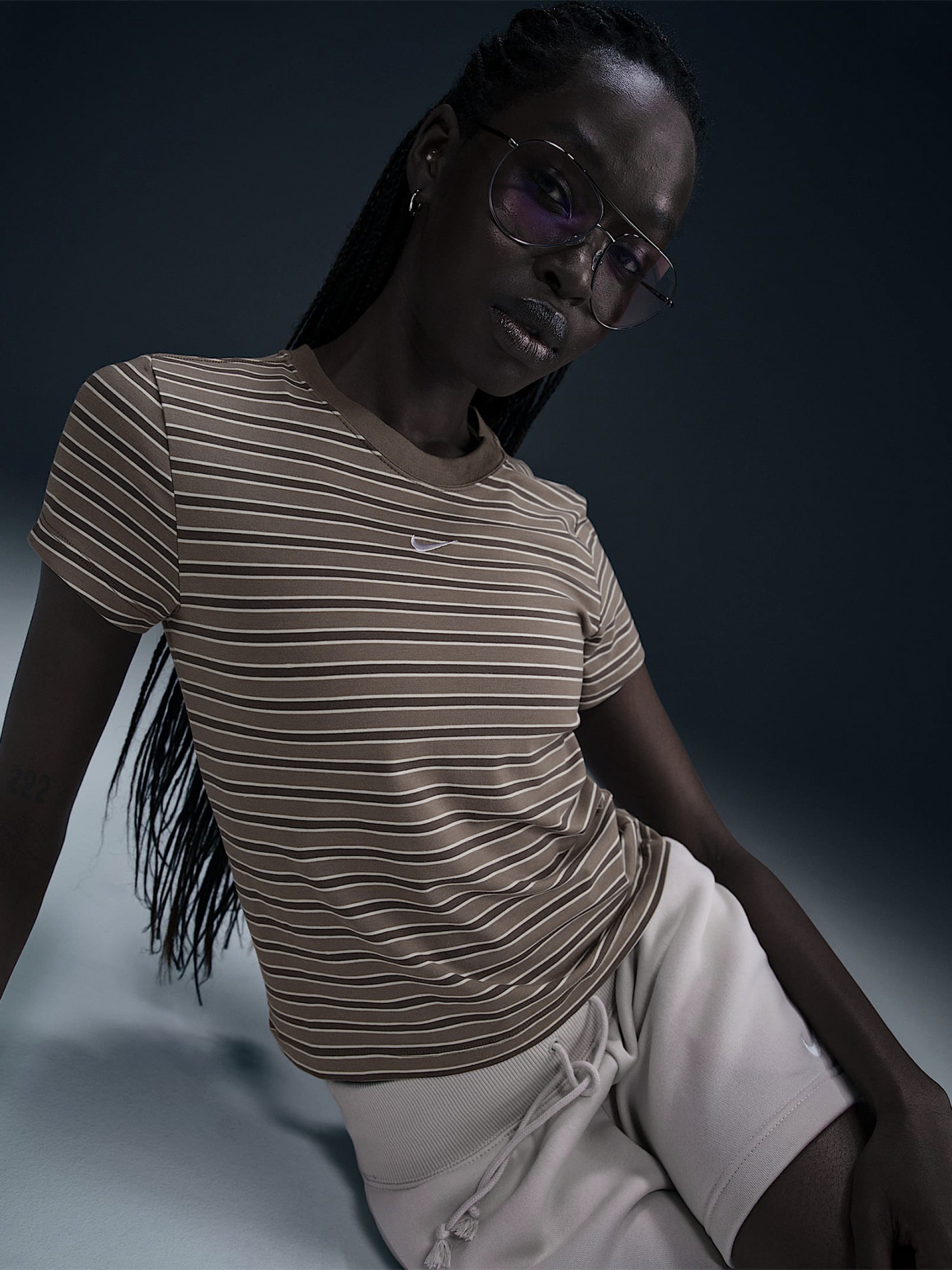 Camiseta Nike Sportswear Chill Knit Marrón De Rayas Para Mujer