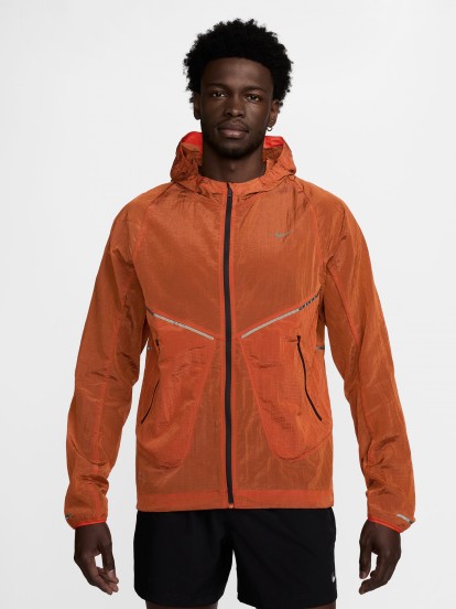 Casaco Corta-Vento com Capuz de Running Nike Repel Division Windrunner Laranja Para Homem