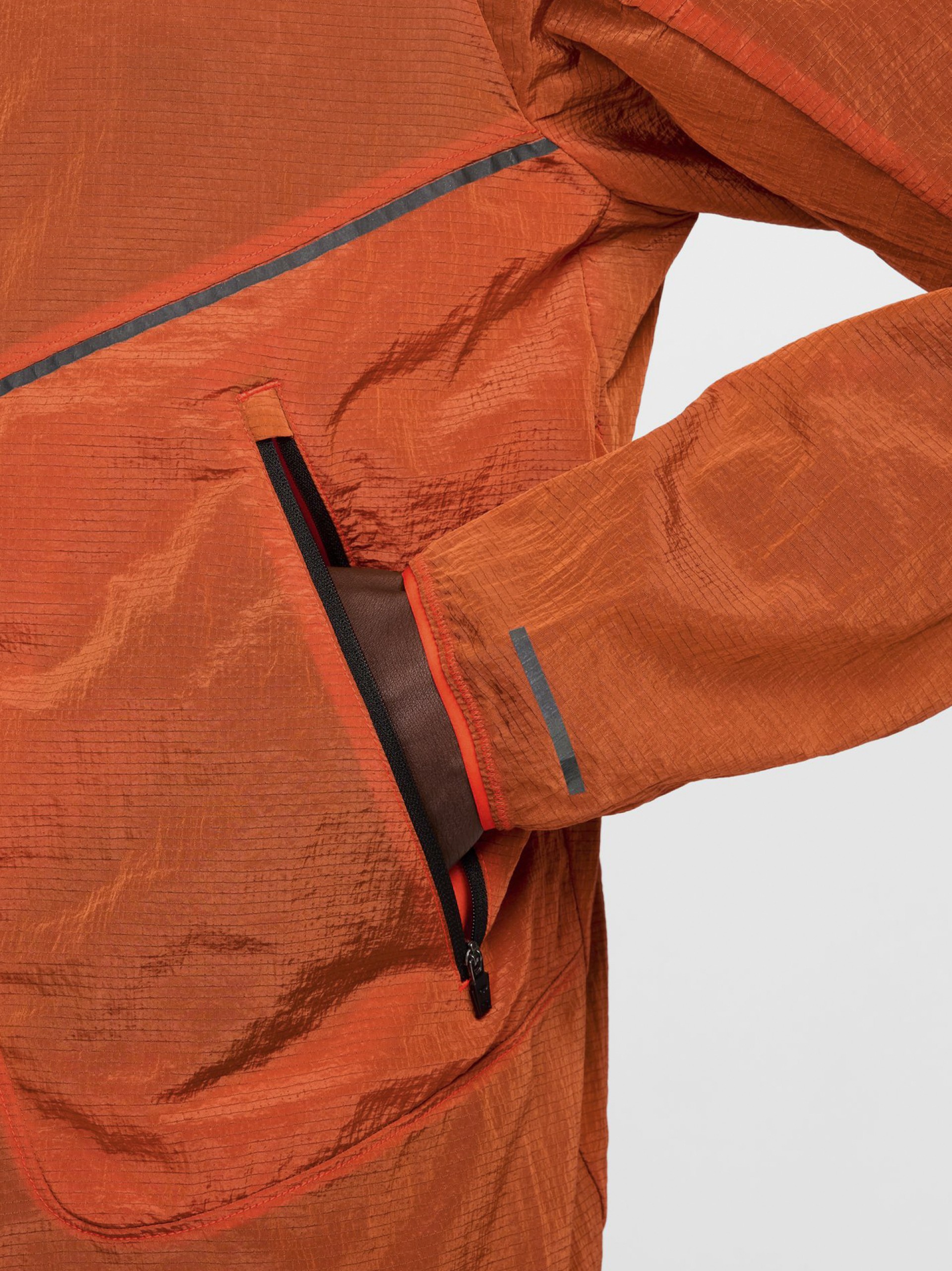 Chaqueta Cortavientos con Capucha de Running Nike Repel Division Windrunner Naranja Para Hombre