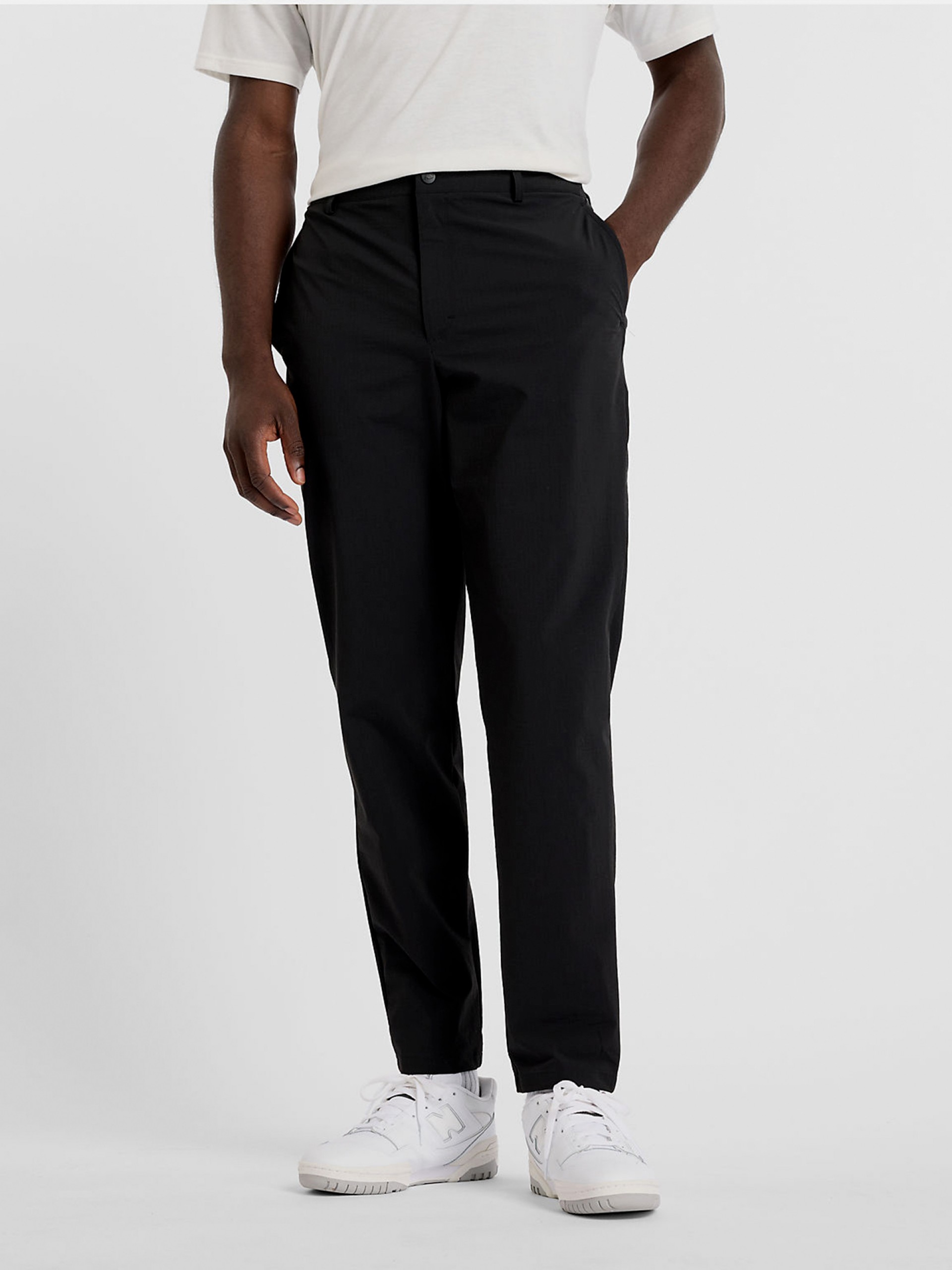 New Balance Athletics Ripstop Tapered 76.2cm Black Trousers