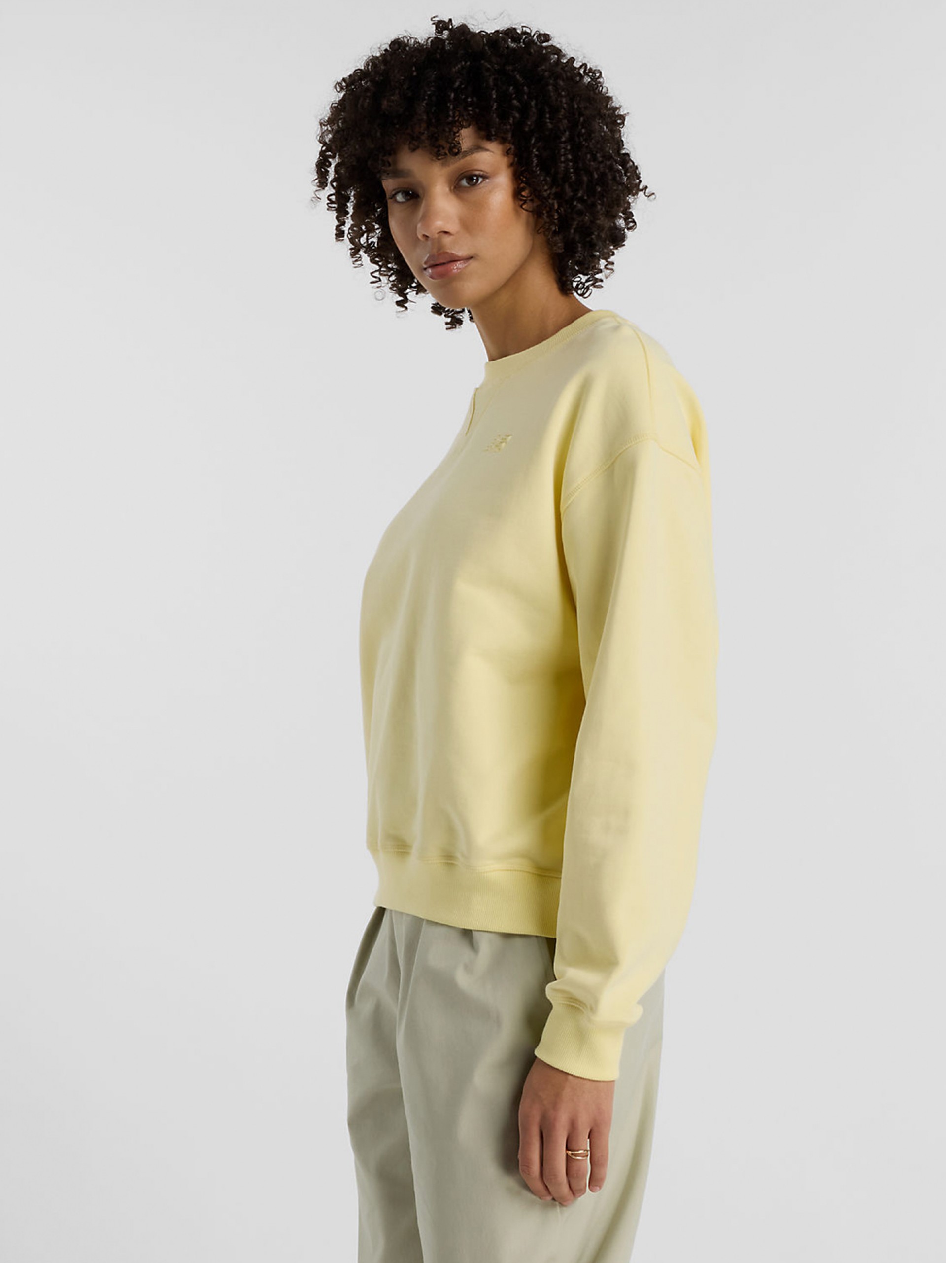 Sudadera New Balance Athletics French Terry Crew Amarilla