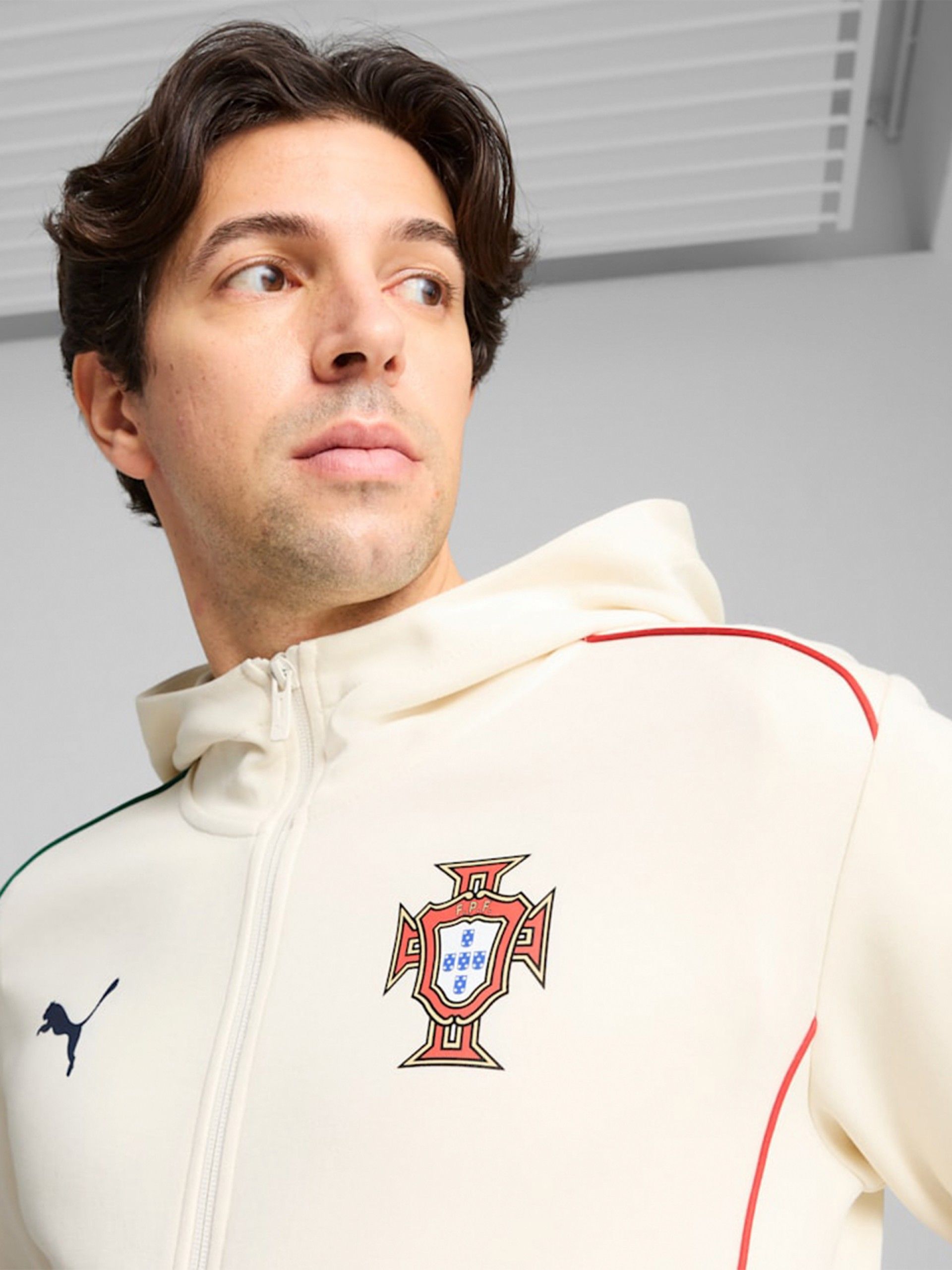 Casaco com Capuz Puma Portugal Casuals Bege 2025