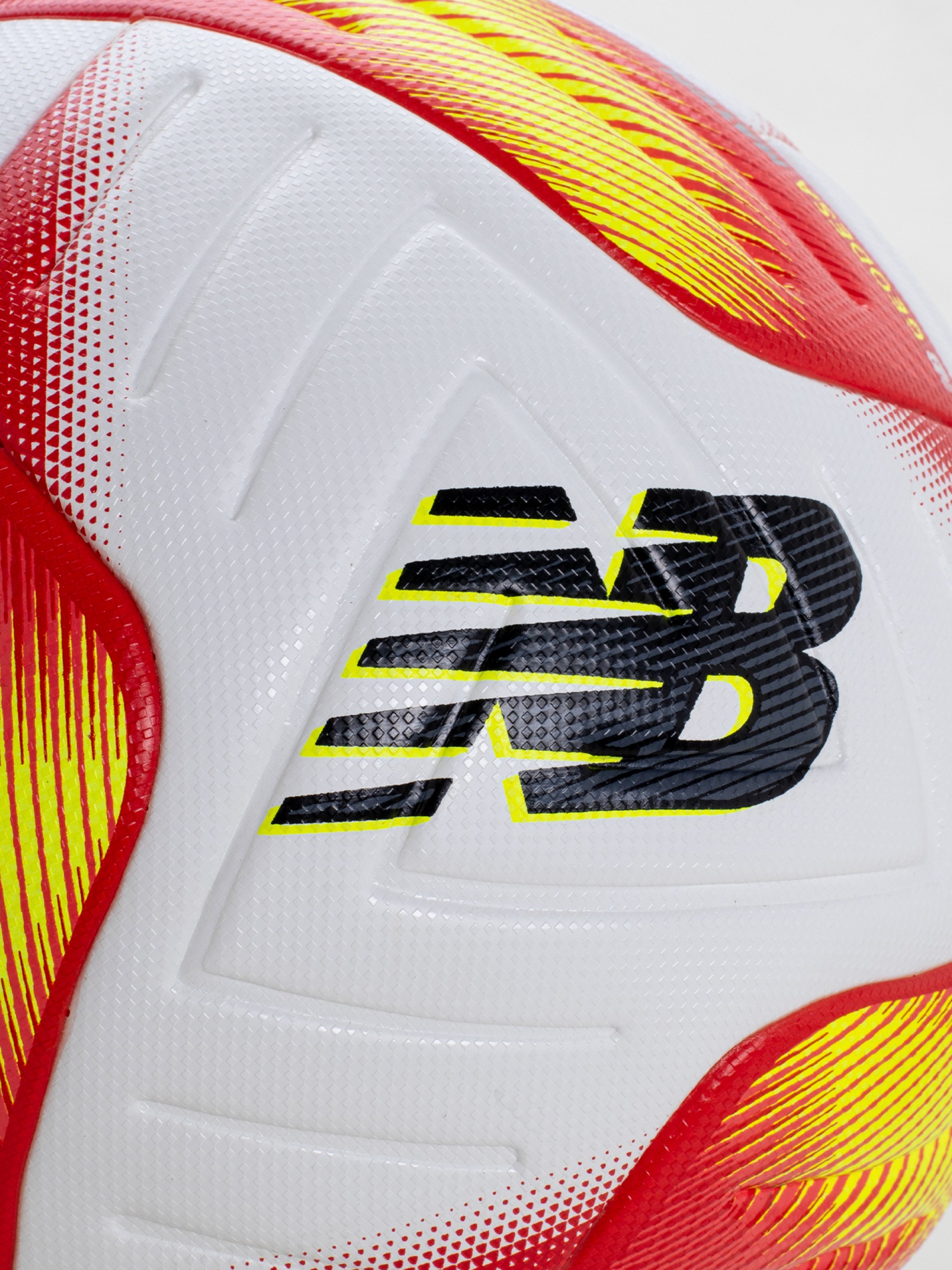 Balón New Balance Geodesa Match - FIFA Quality