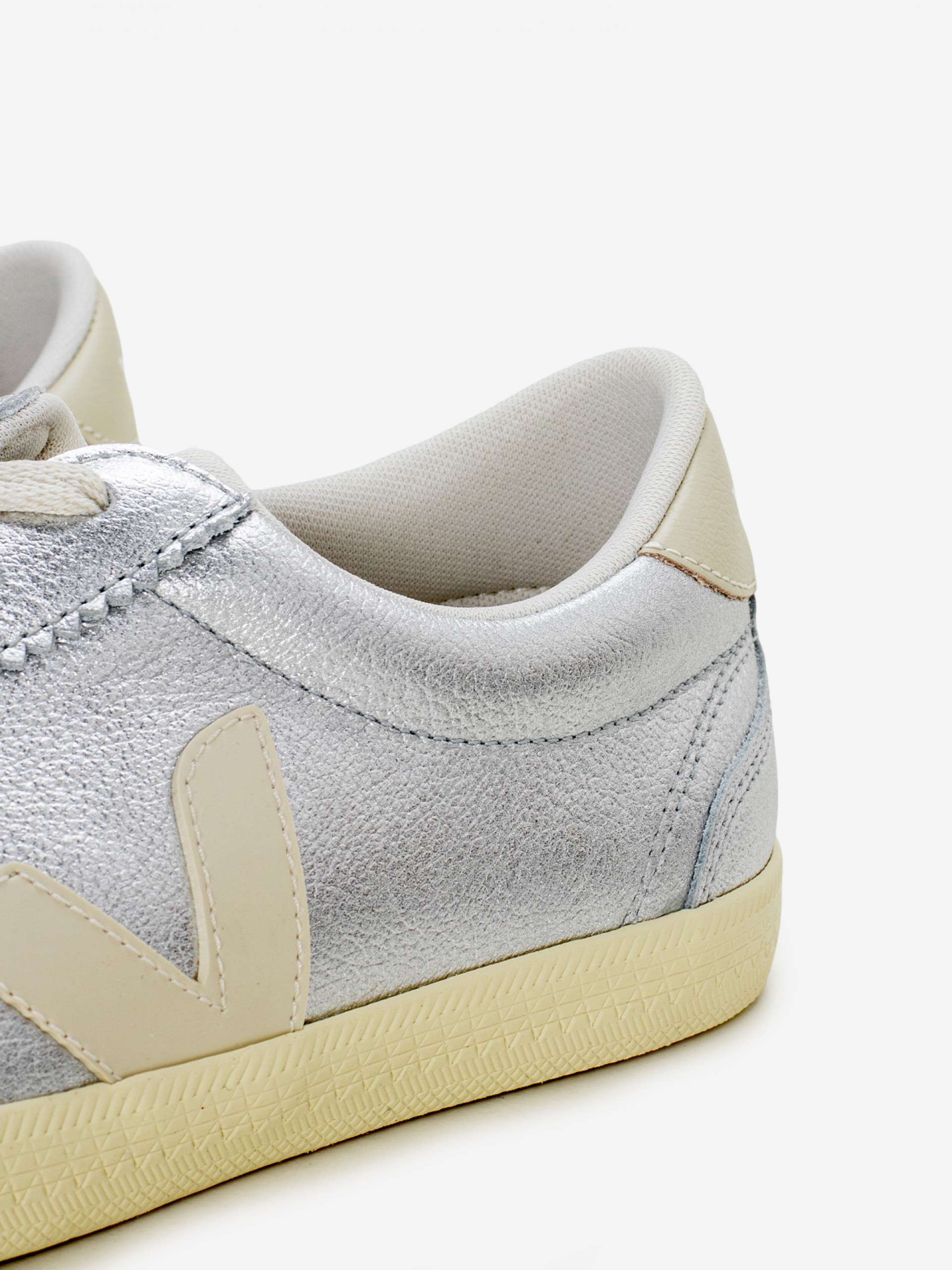 Zapatillas VEJA Volley Plateadas