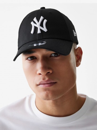 Bon New Era 940 New York Yankees Essential 9FORTY Preto