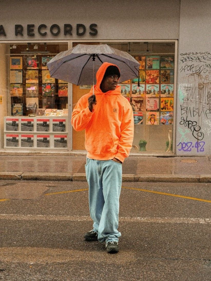 パーカー・フーディ Carhartt SS25 \"HOODED INDUSTRY\" (I034417 2M3 GD) Carhartt WIP Industry Hoodie - I034417.2M5.GD - BZR Online