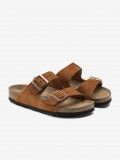Chinelos Birkenstock Arizona Soft Footbed Couro em Camura Camel