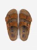 Chinelos Birkenstock Arizona Soft Footbed Couro em Camura Camel