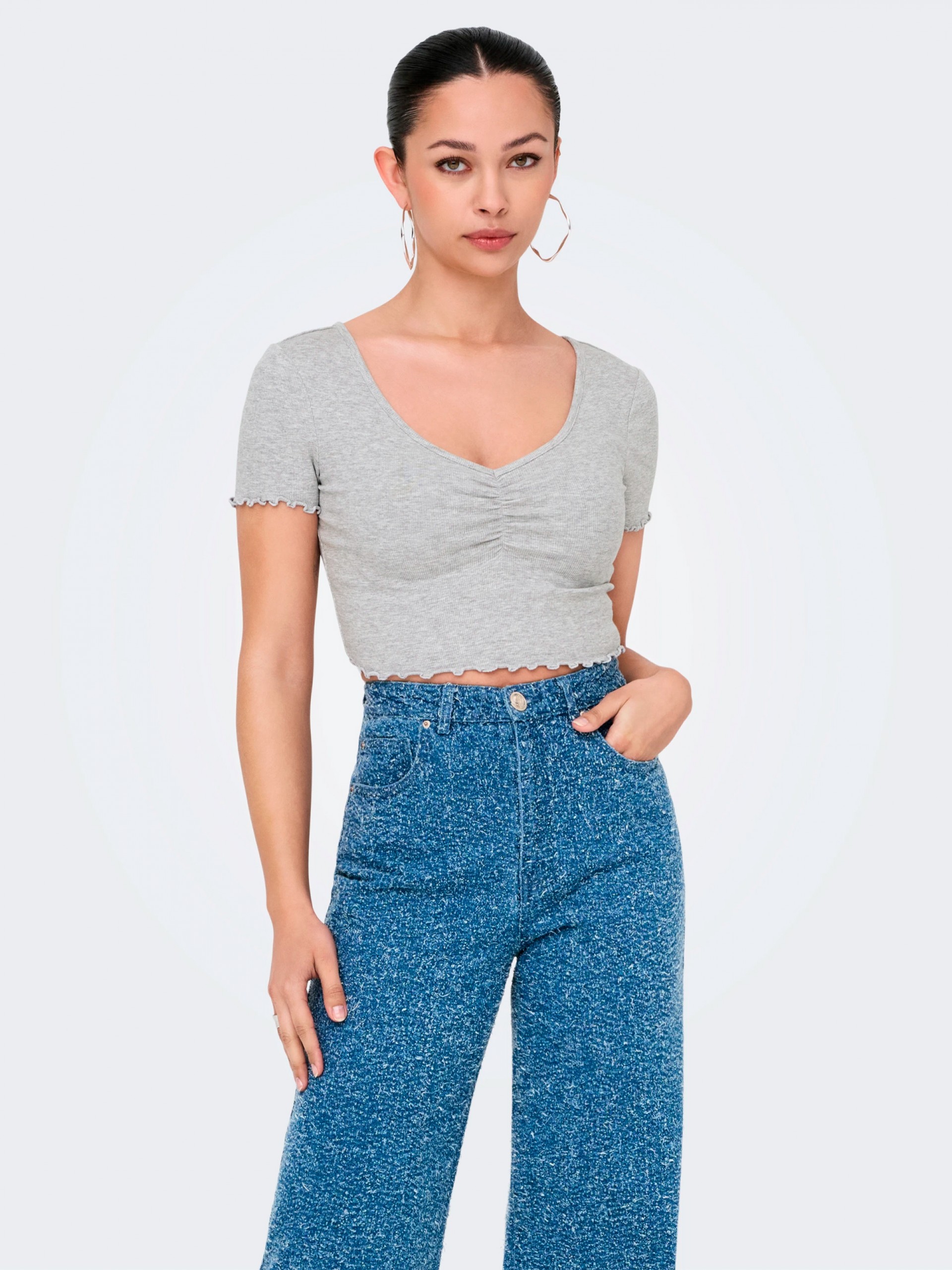 Camiseta ONLBetty S7S V-Neck Gris Para Mujer