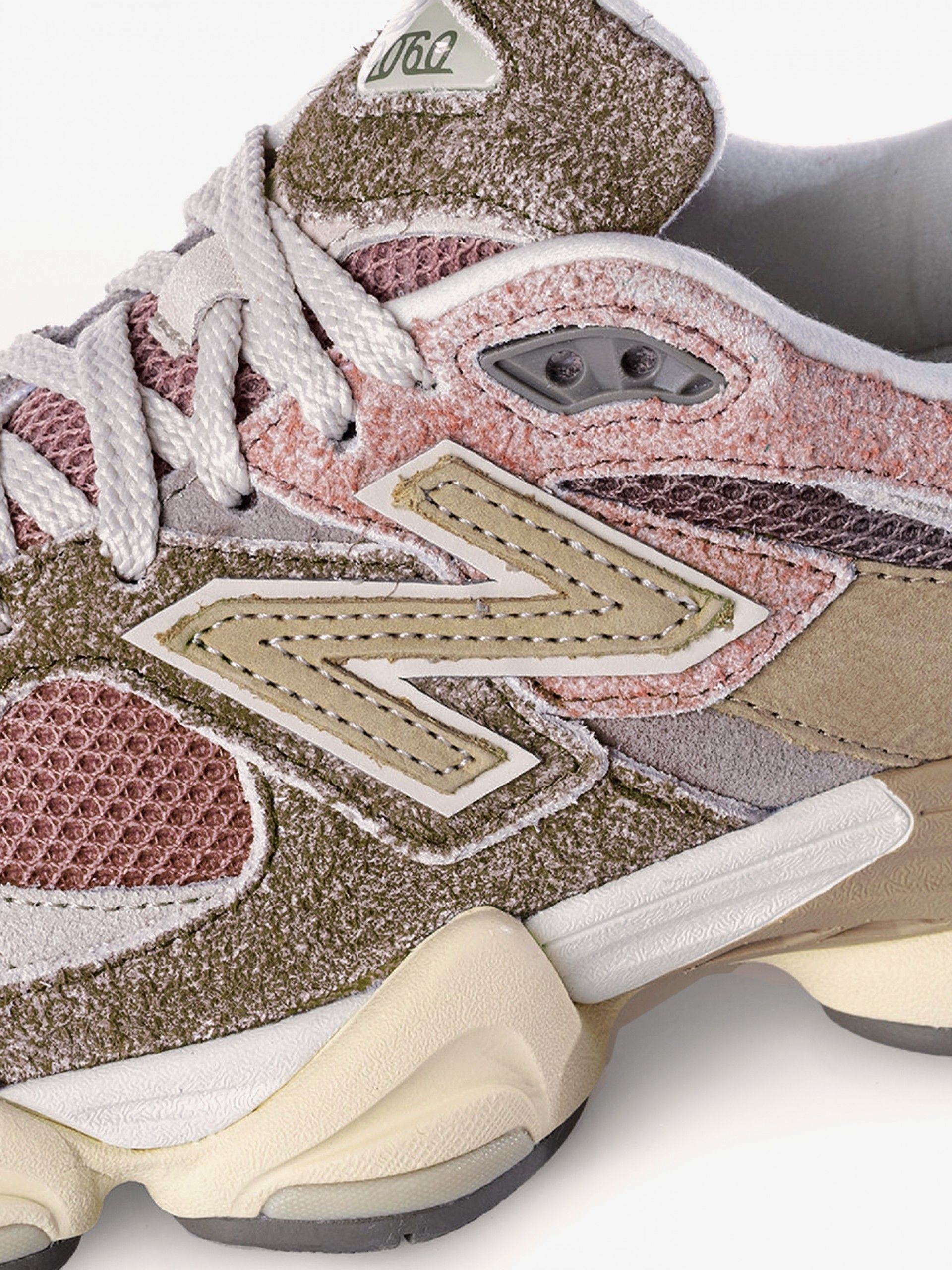 Zapatillas New Balance U9060 V1 Marrones y Rosa