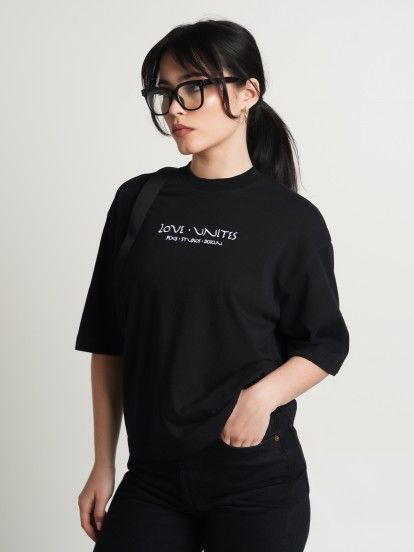 Pixis Love Unites Black T-shirt