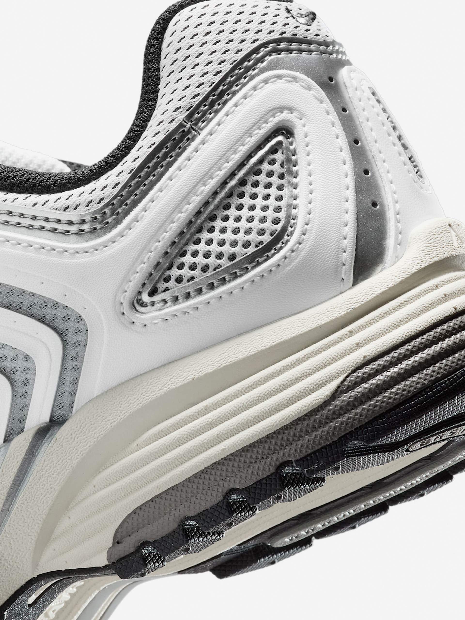 Sapatilhas Nike Air Pegasus 2005 Brancas e Pretas Para Mulher