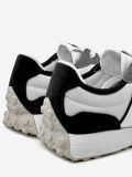 Sapatilhas New Balance GS327 V1 Pretas e Cinzentas