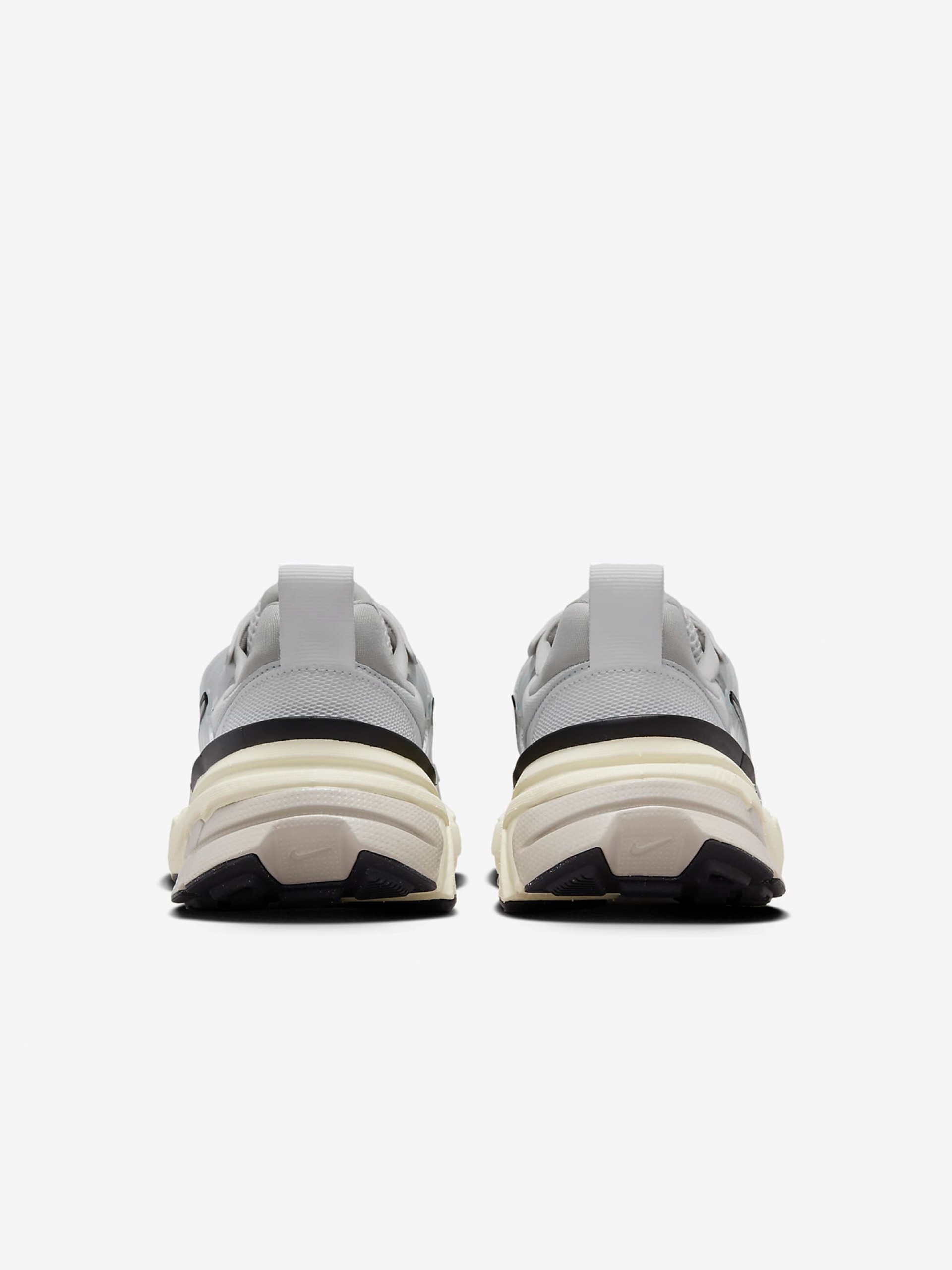 Sapatilhas Nike V2K Run Prateadas e Brancas Para Mulher