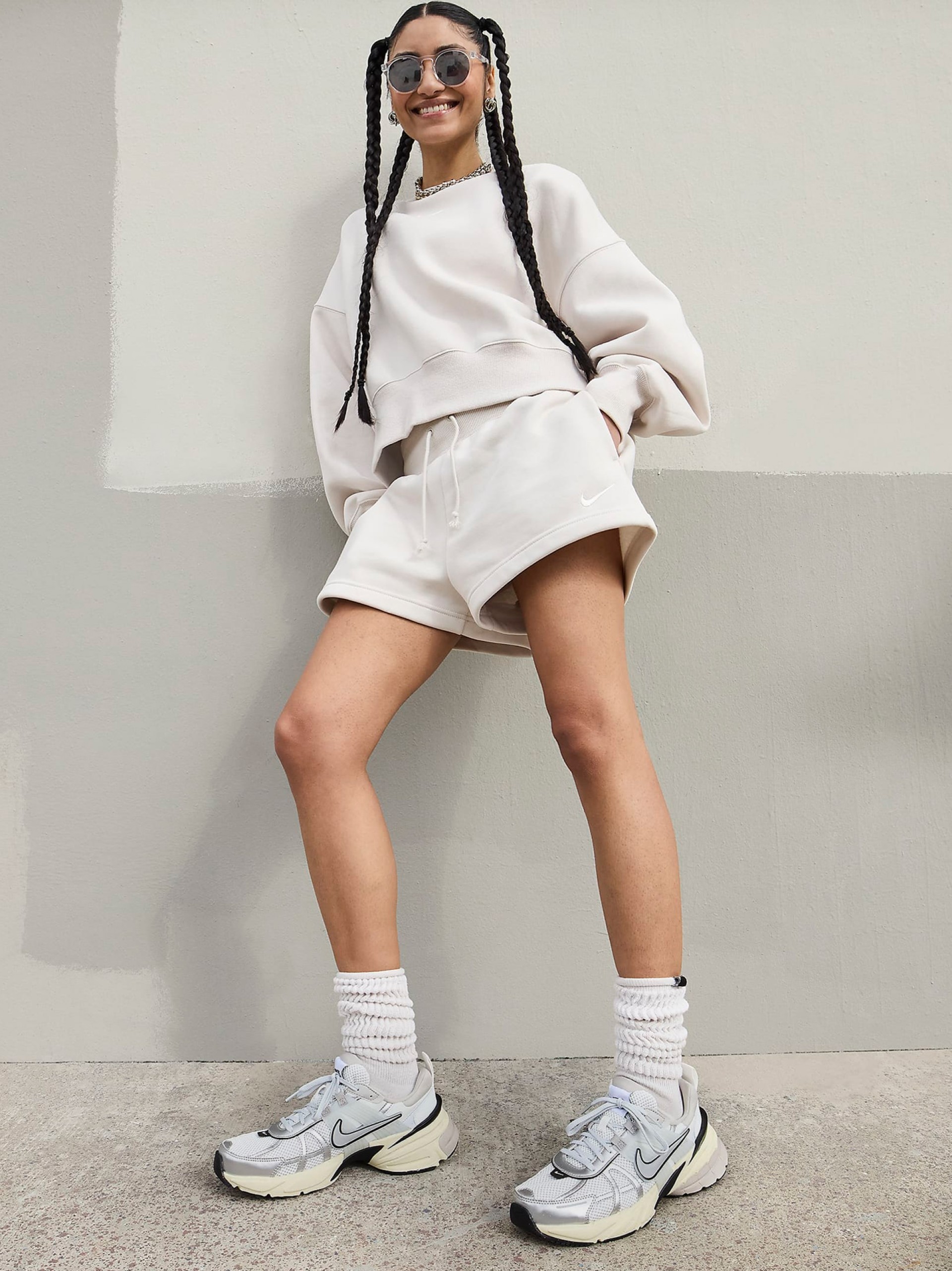 Sapatilhas Nike V2K Run Prateadas e Brancas Para Mulher