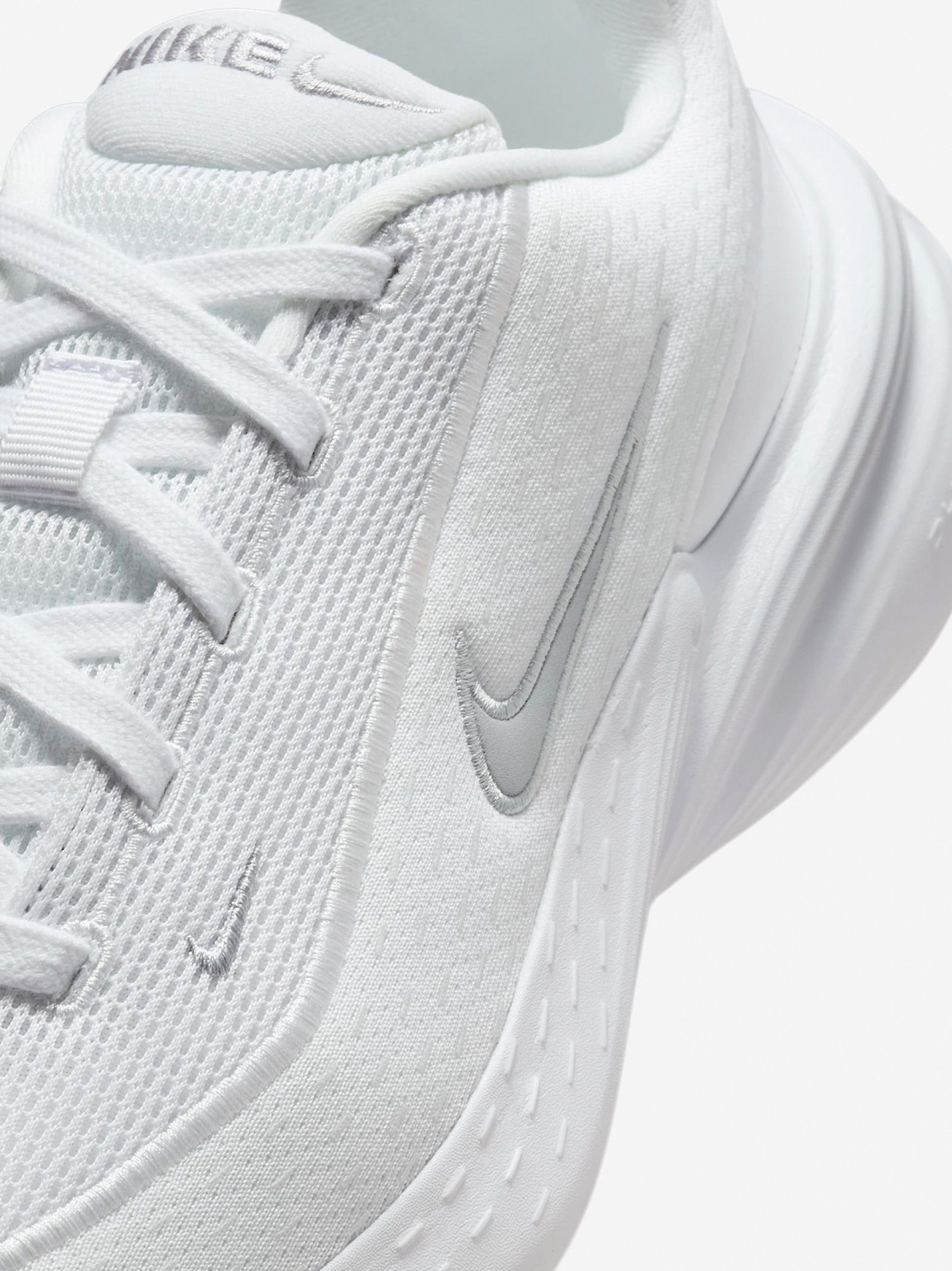 Sapatilhas Nike Uplift SC Brancas Para Mulher