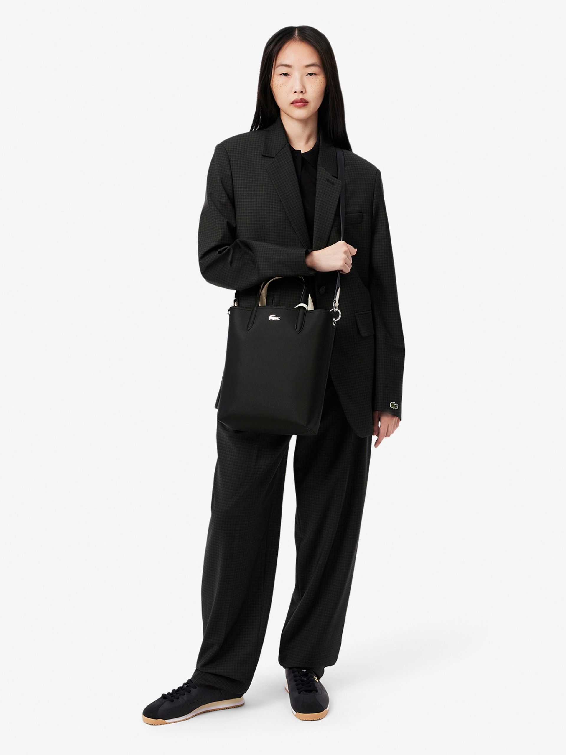 Bolso Tote Lacoste Vertical Anna Negro Reversible con Bolso Clutch