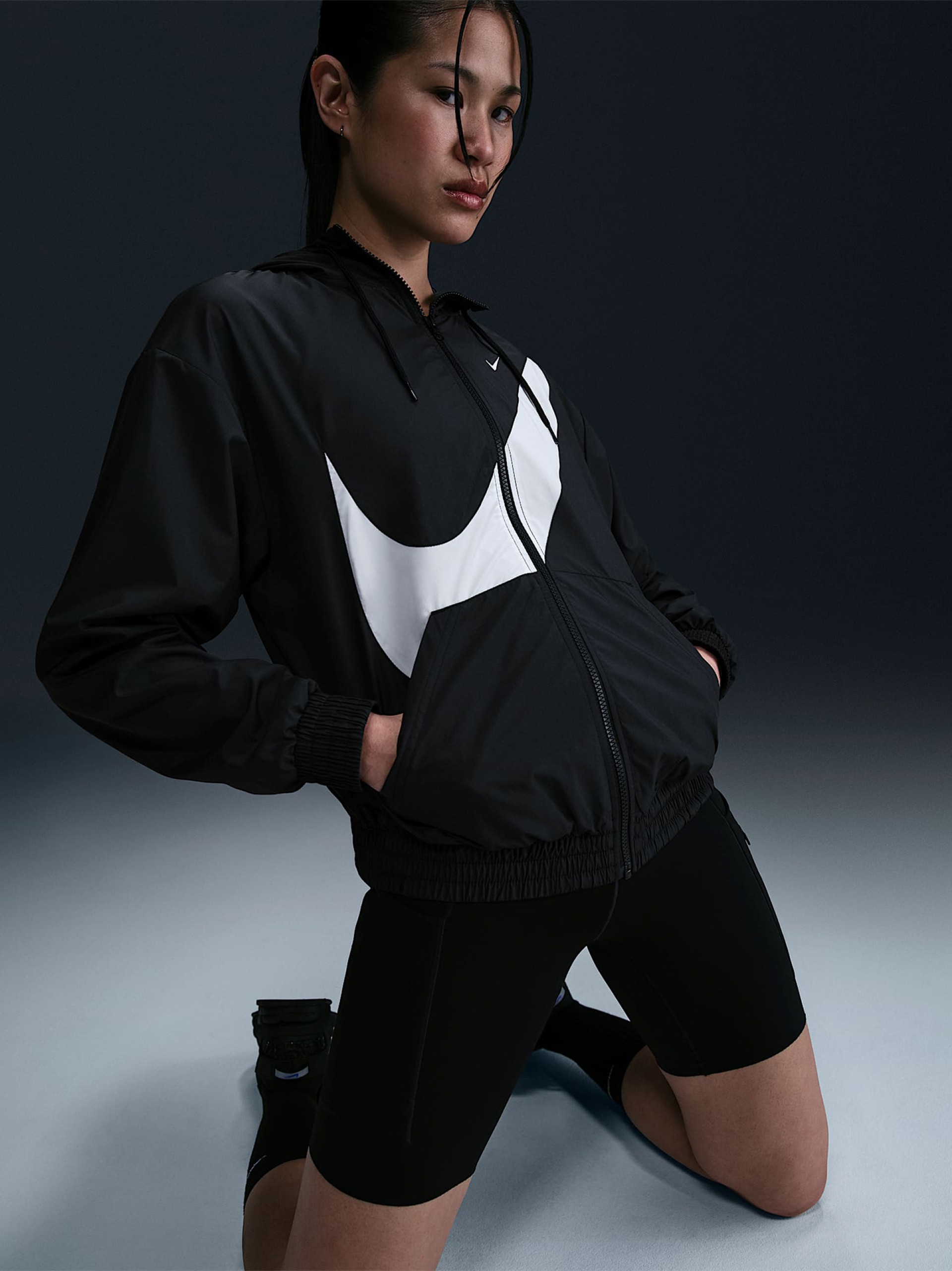 Nike Sportswear Classic Loose UV Protection Black Hooded Jacket For Women