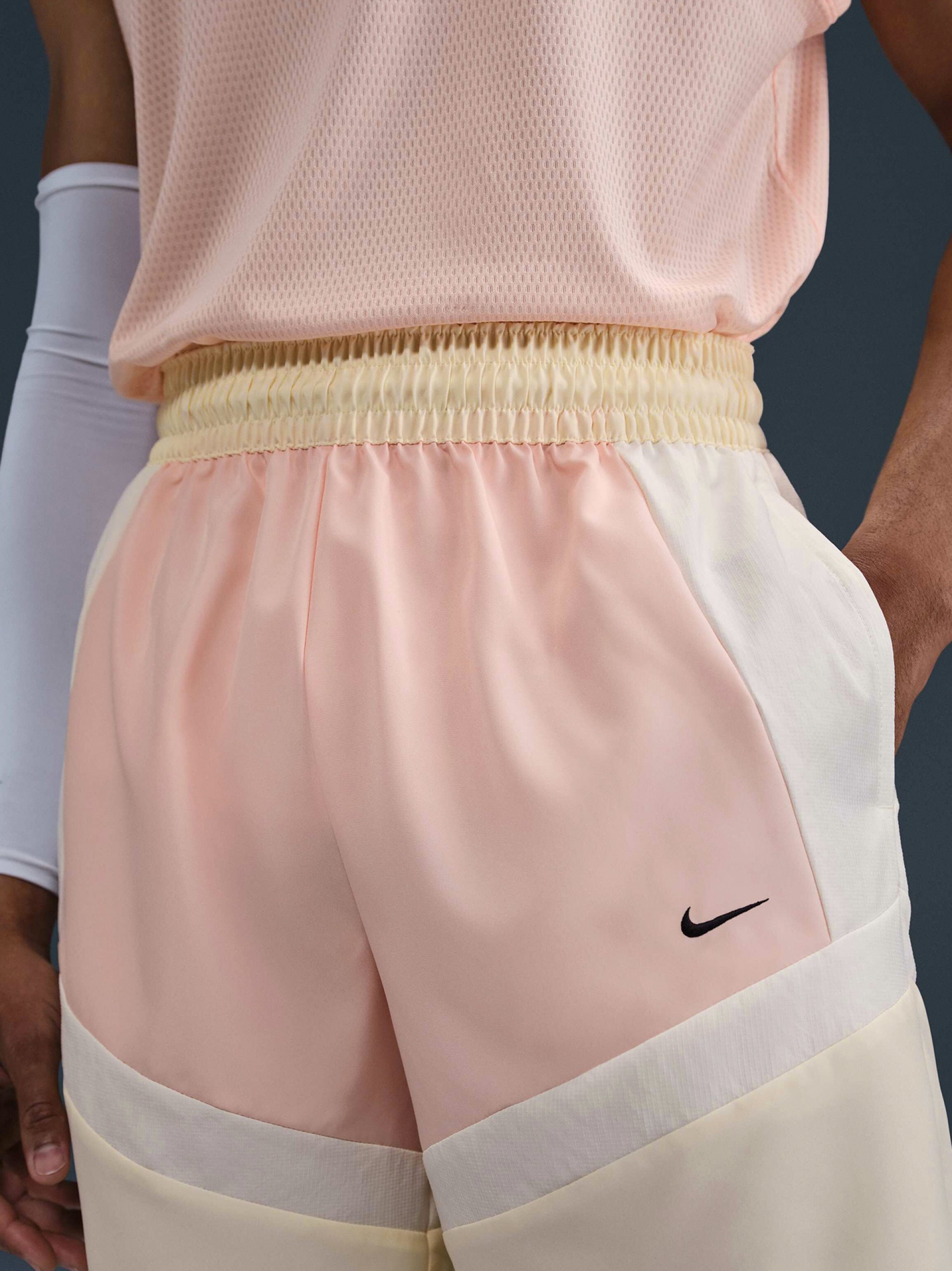 Pantalones Cortos de Baloncesto Nike Icon 15cm Amarillos y Rosa Para Hombre