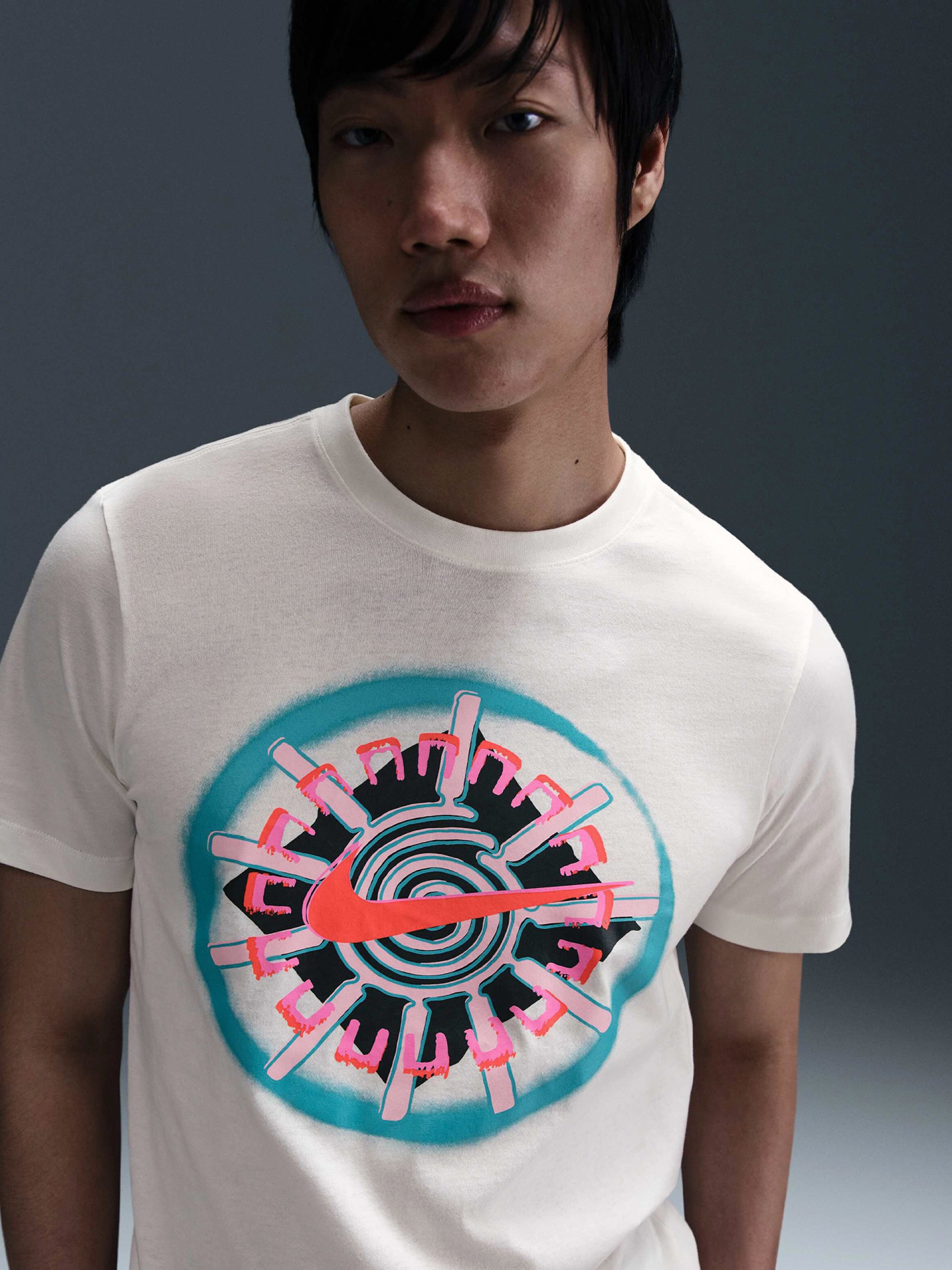 T-shirt Nike Sportswear Bege Estampada Para Homem