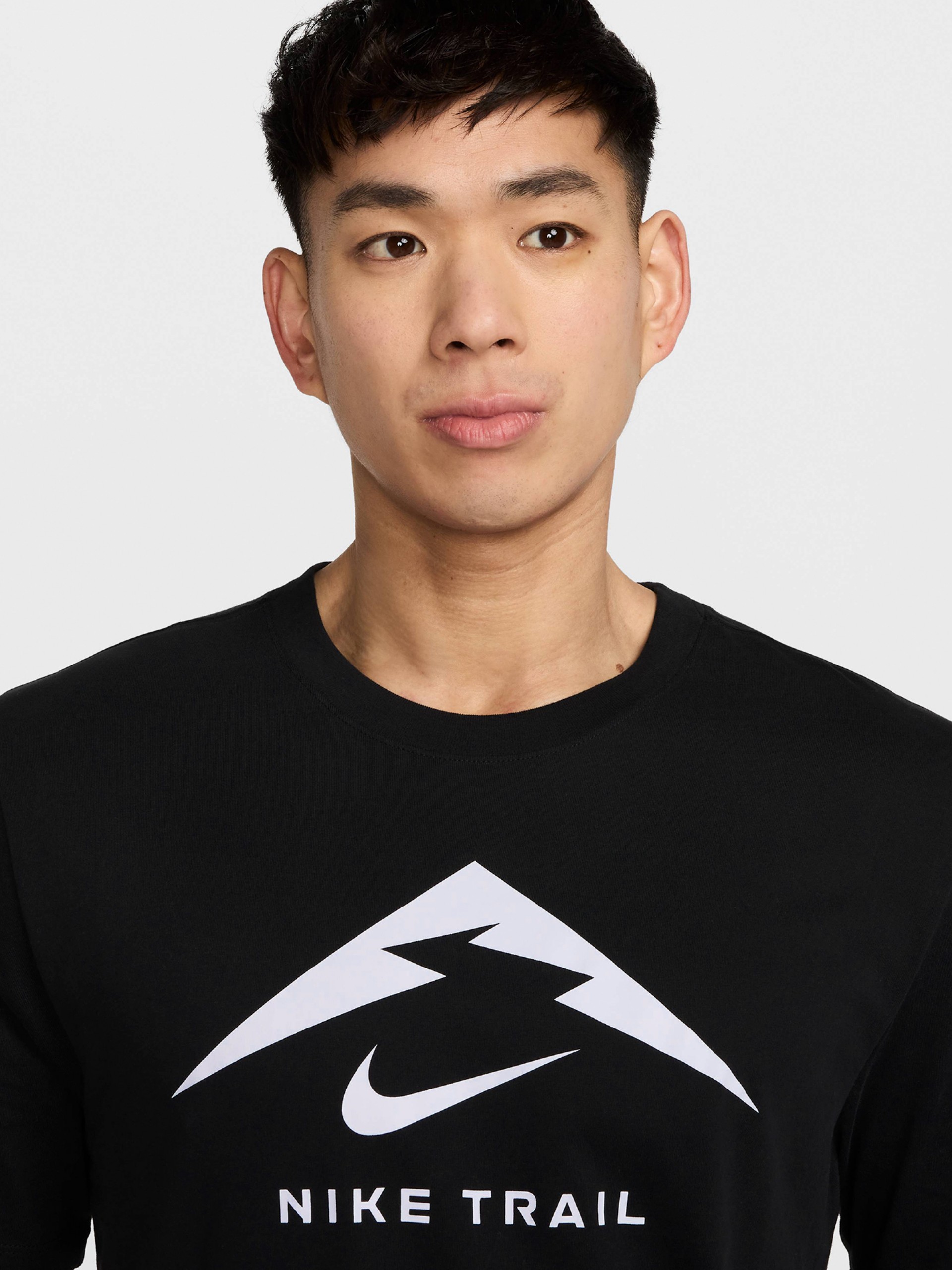 T-shirt de Trail Nike Dri-FIT Preta Para Homem