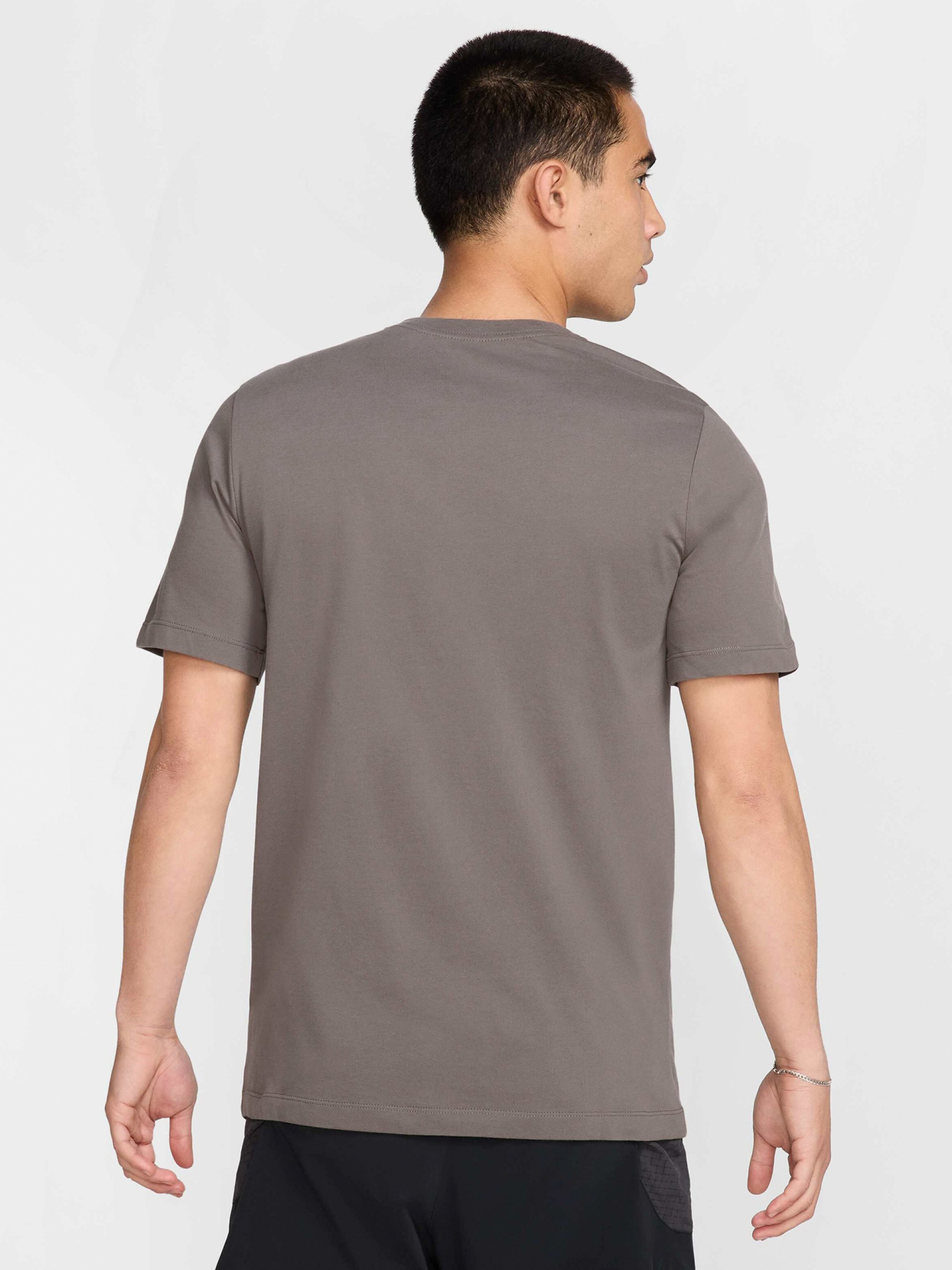 T-shirt de Trail Nike Dri-FIT Castanha Para Homem
