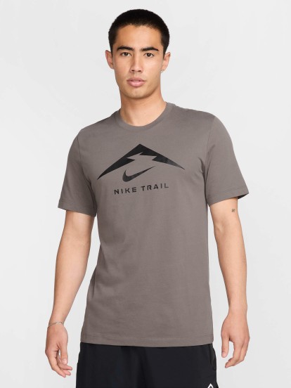 Camiseta de Trail Nike Dri-FIT Marrn Para Hombre