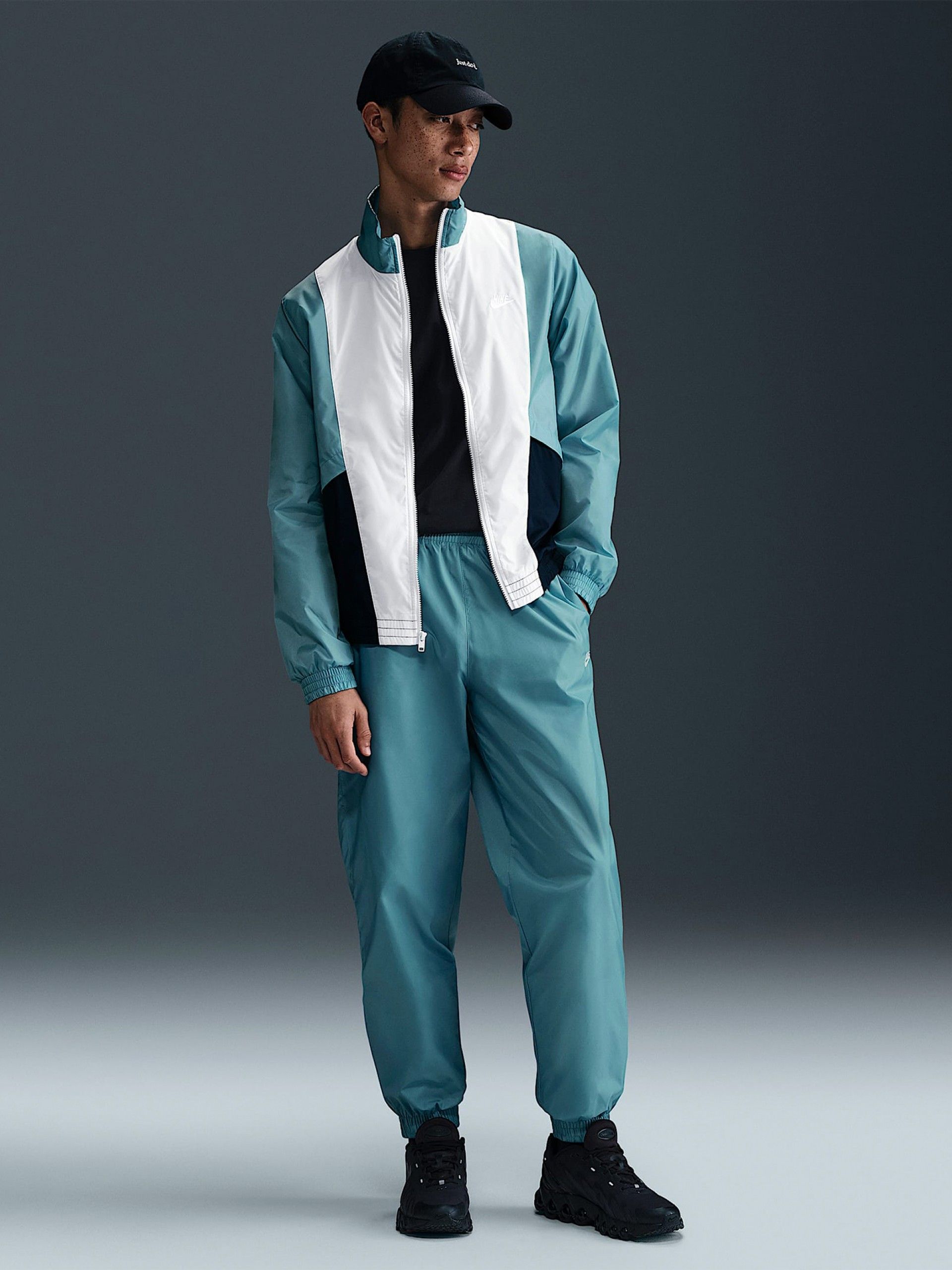 Chándal Nike Club Woven Azul y Blanco Para Hombre