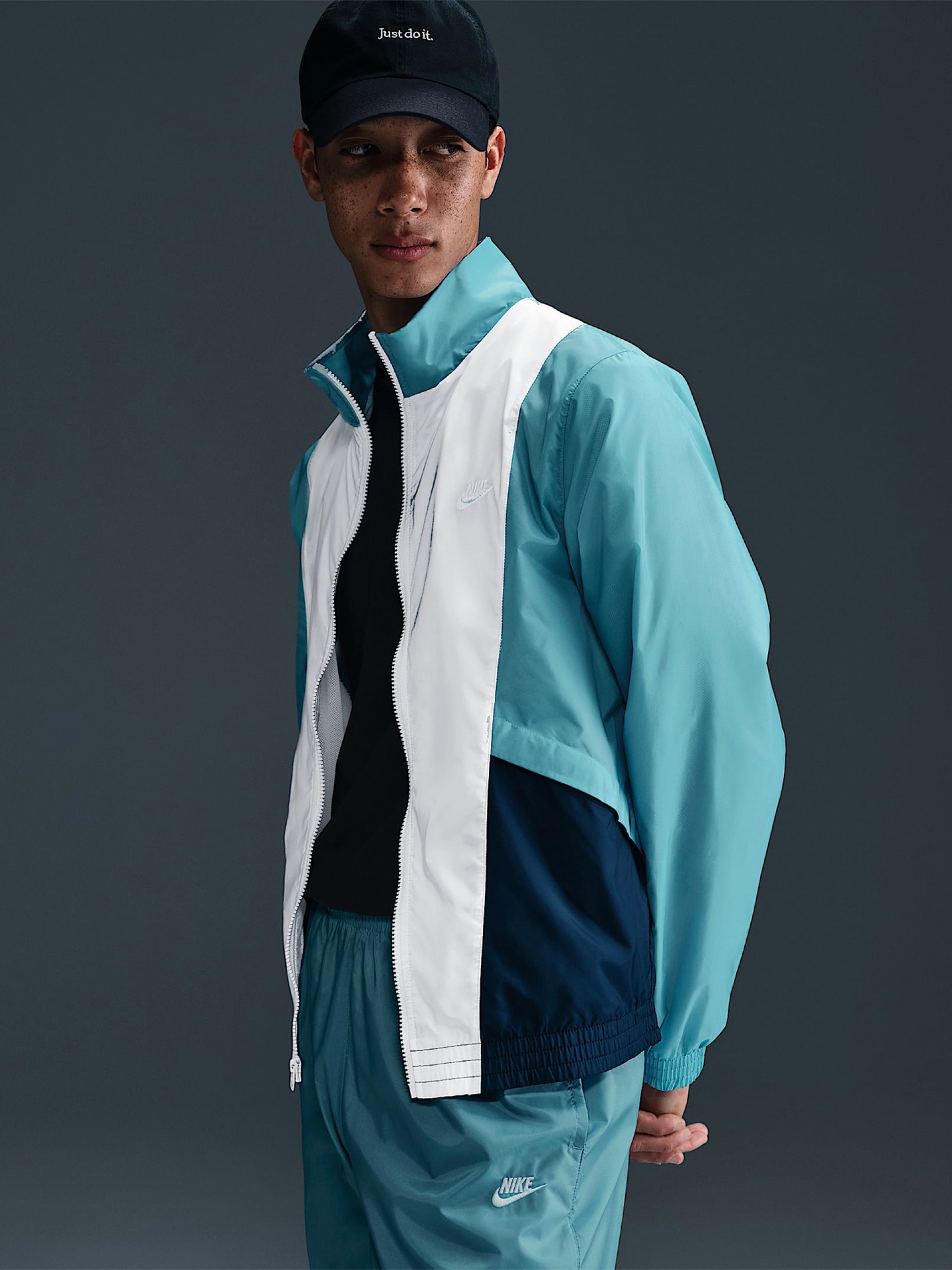 Chándal Nike Club Woven Azul y Blanco Para Hombre