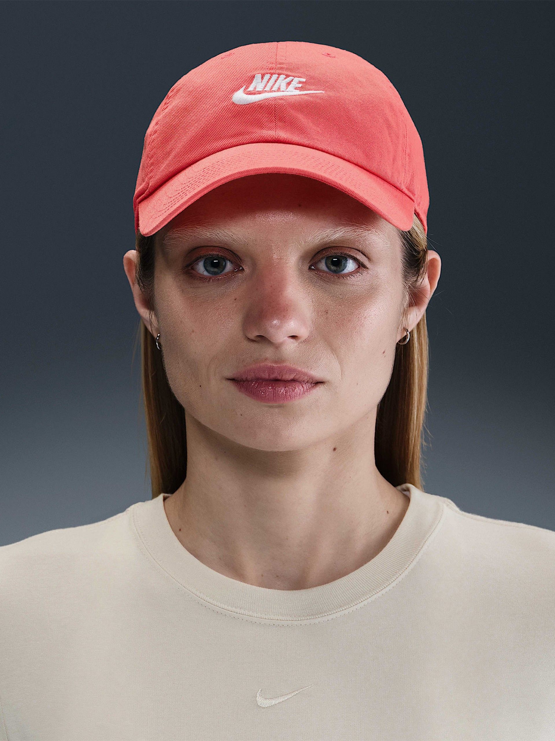 Boné Nike Club Salmão Com Efeito Lavado
