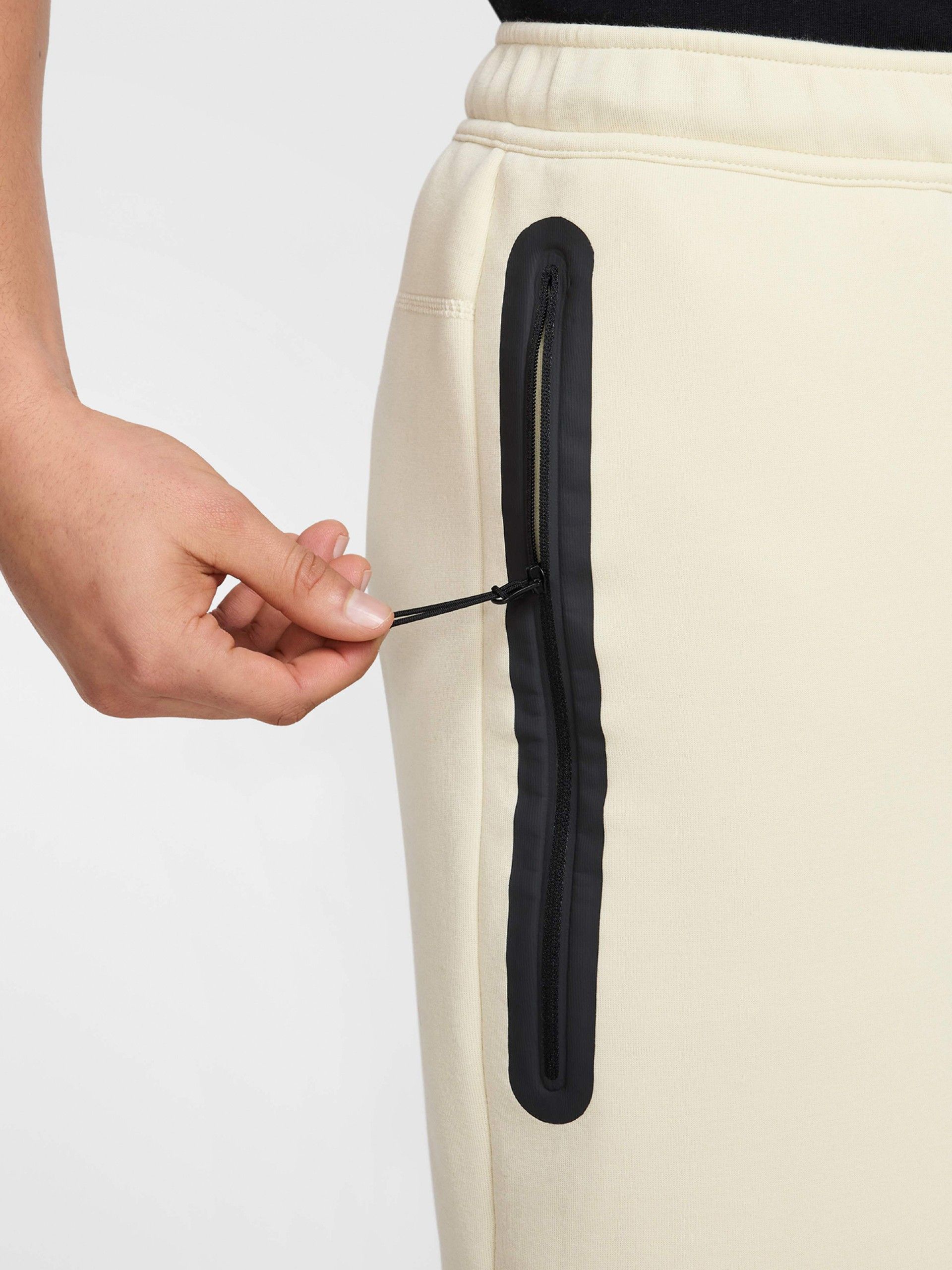 Nike Sportswear Tech Fleece Beige Shorts For Men