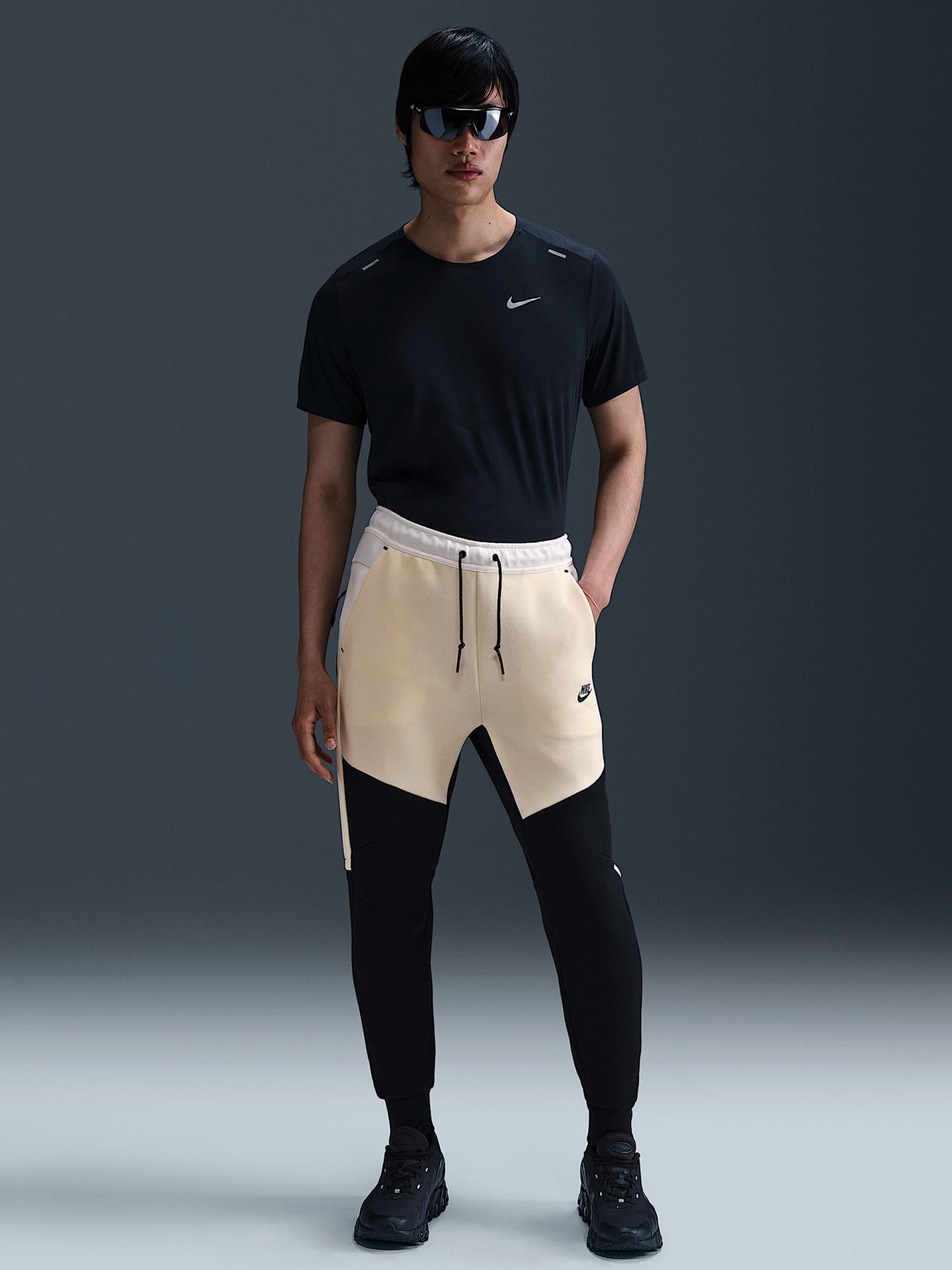 Pantalones Nike Tech Fleece Slim Fit Amarillos y Negros Para Hombre