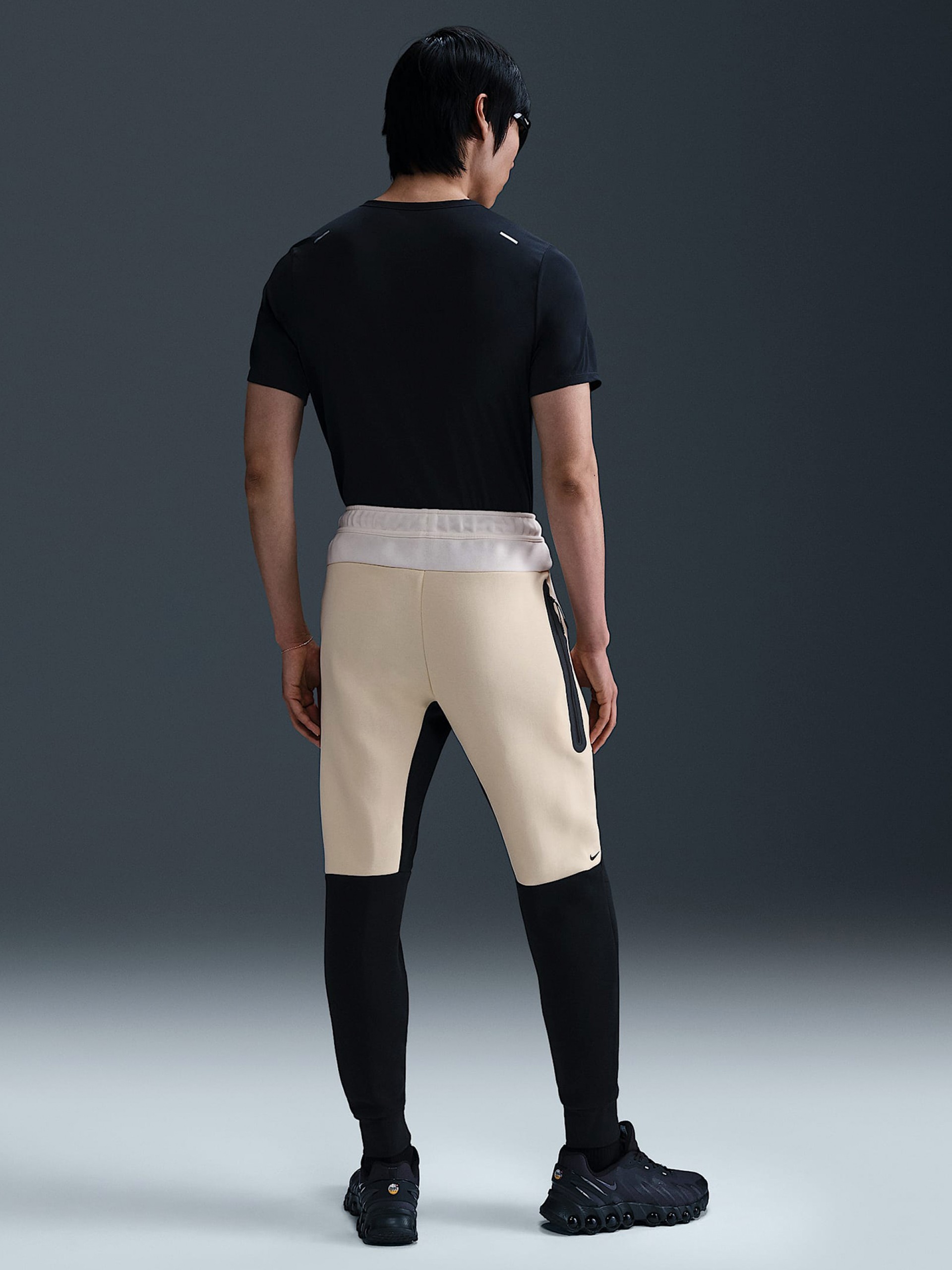 Pantalones Nike Tech Fleece Slim Fit Amarillos y Negros Para Hombre