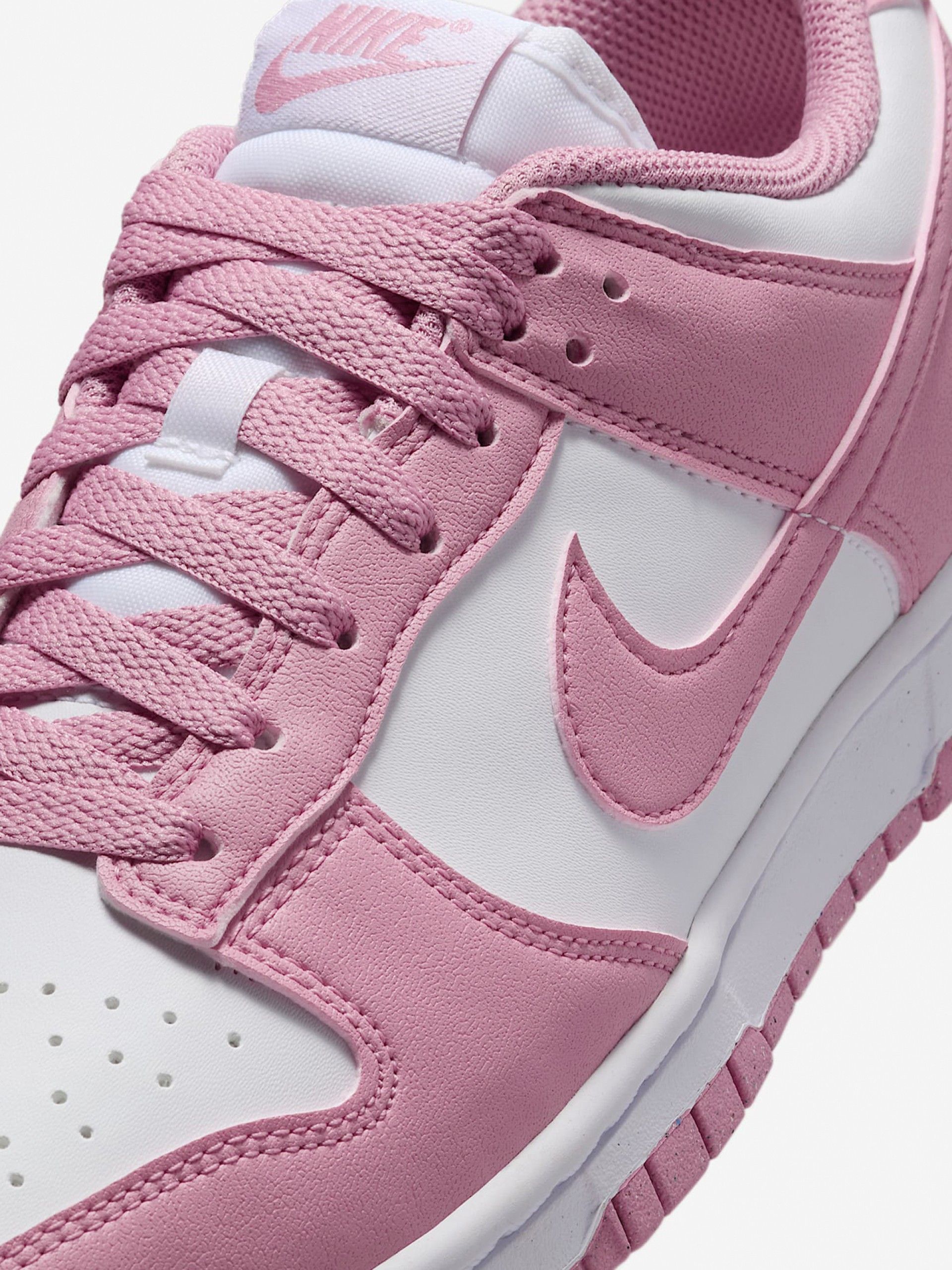 Sapatilhas Nike Dunk Low Next Nature Rosa e Brancas Para Mulher