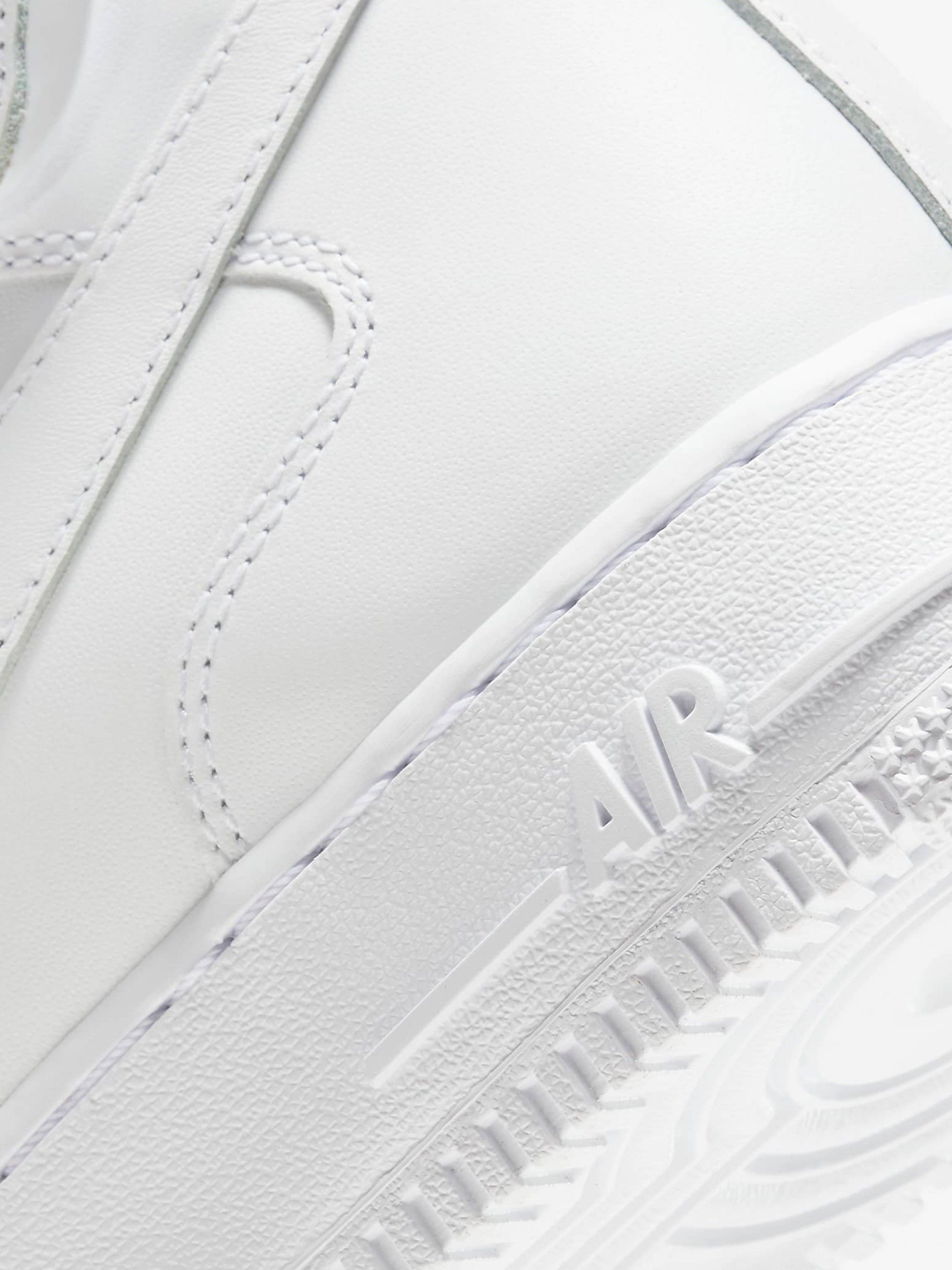 Sapatilhas Nike Air Force 1 07 Mid Brancas Para Mulher