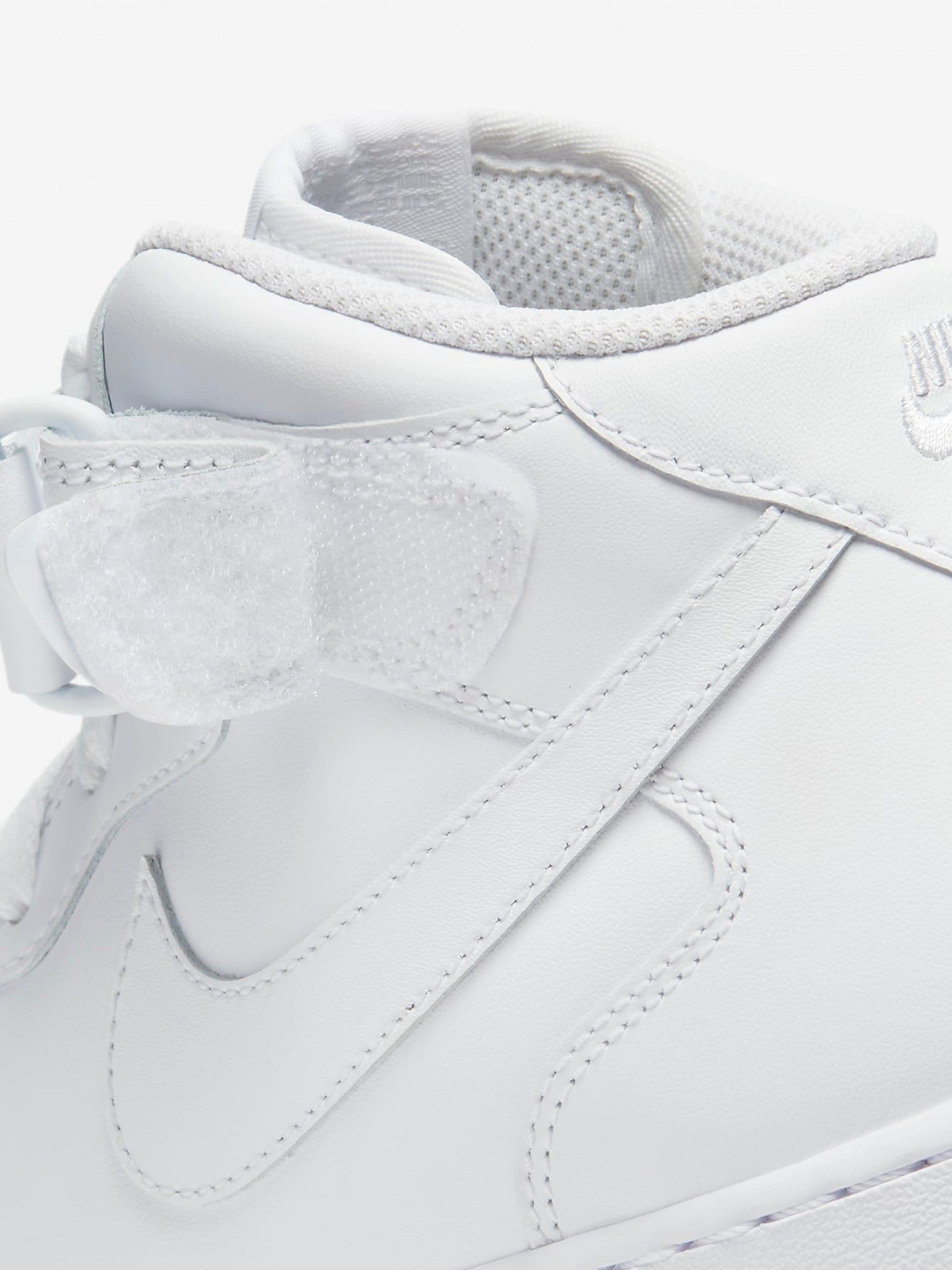 Sapatilhas Nike Air Force 1 07 Mid Brancas Para Mulher