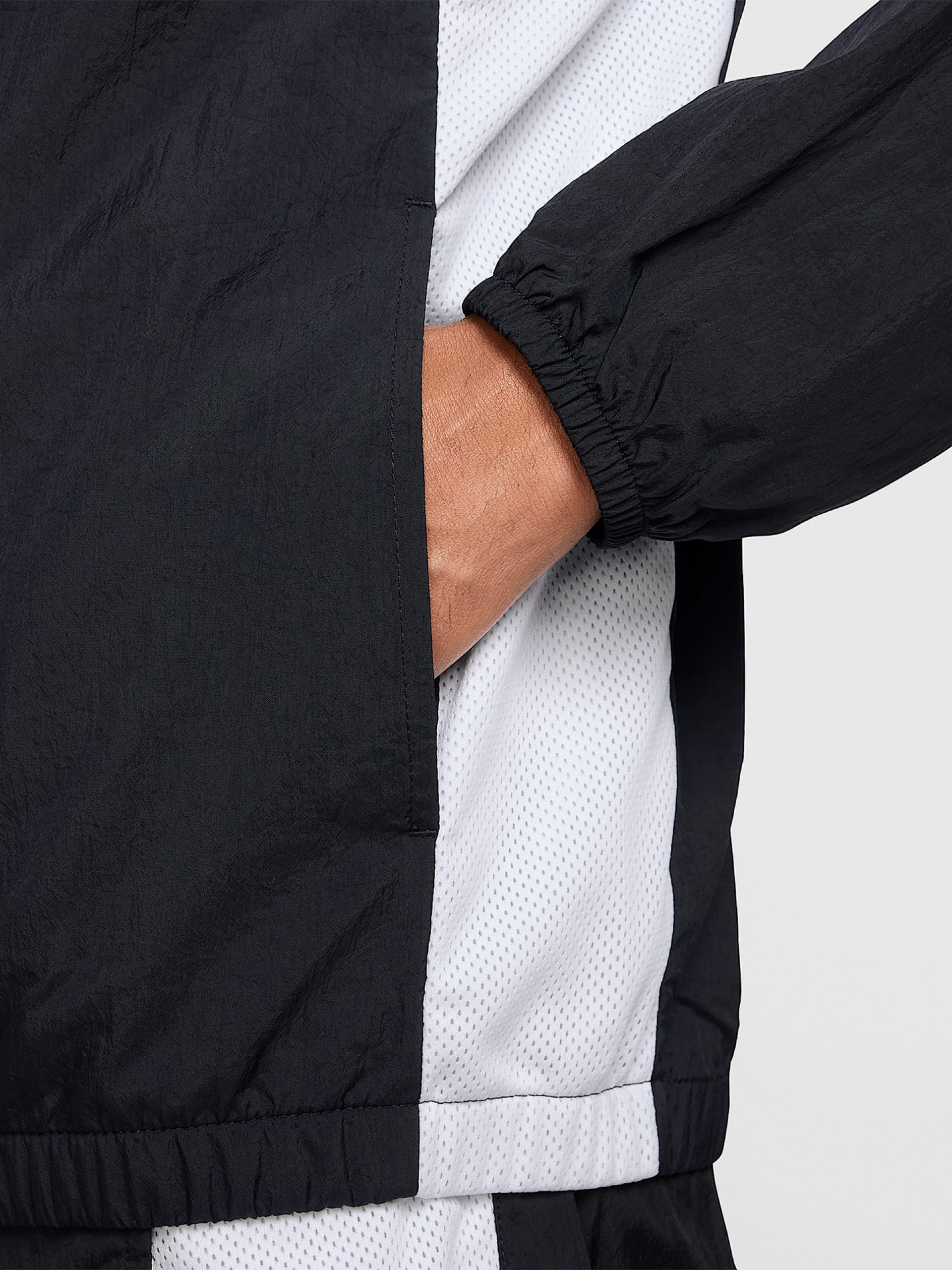 Casaco com Capuz Nike Air Woven Preto e Branco Para Homem