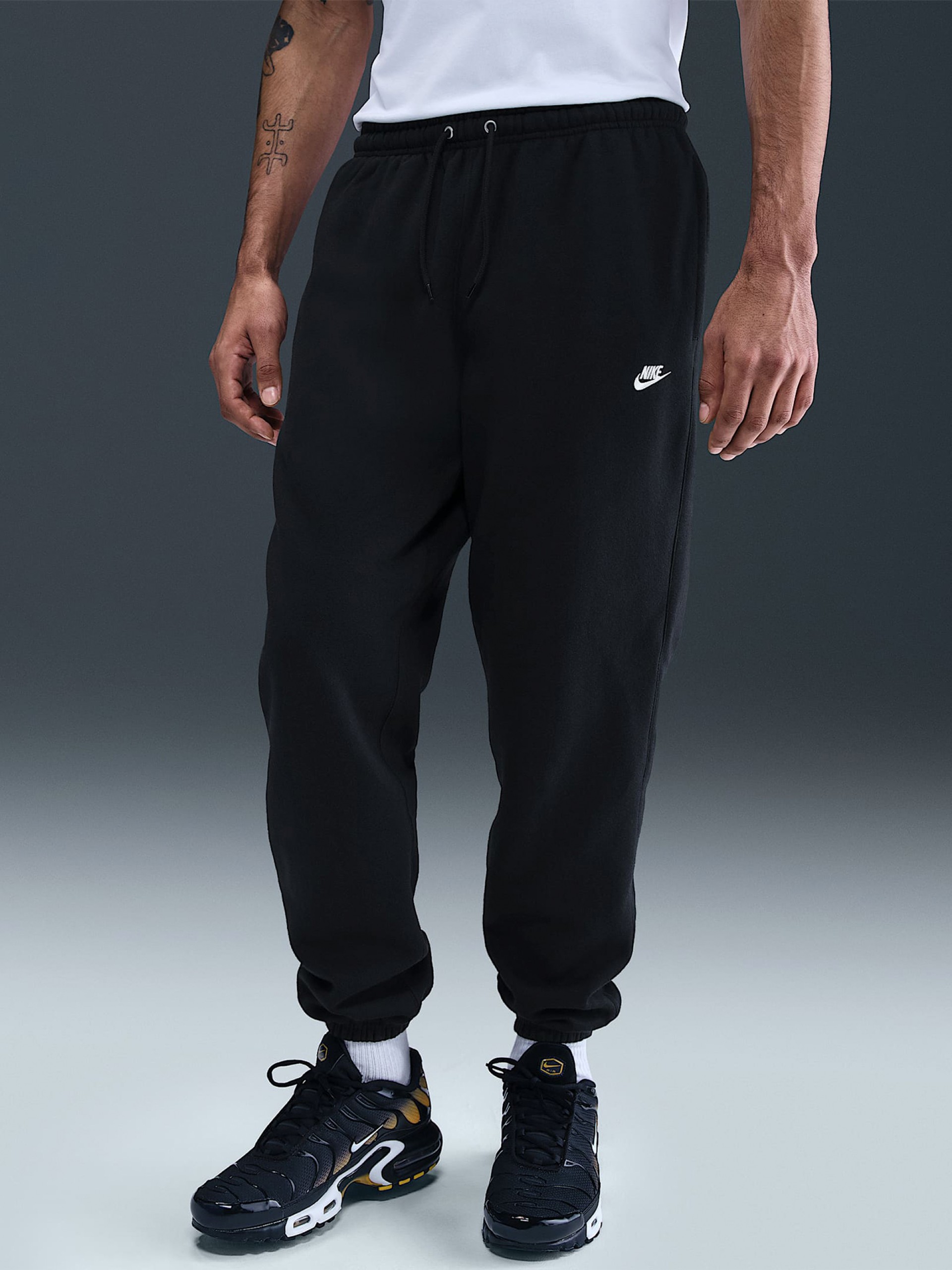 Nike Club Cuffed Brushed Fleece Black Trousers For Men