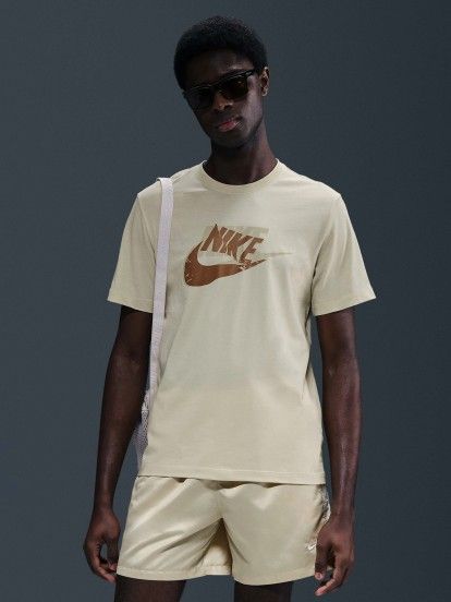 Camiseta Nike Sportswear 12MO Futura Beige Para Hombre