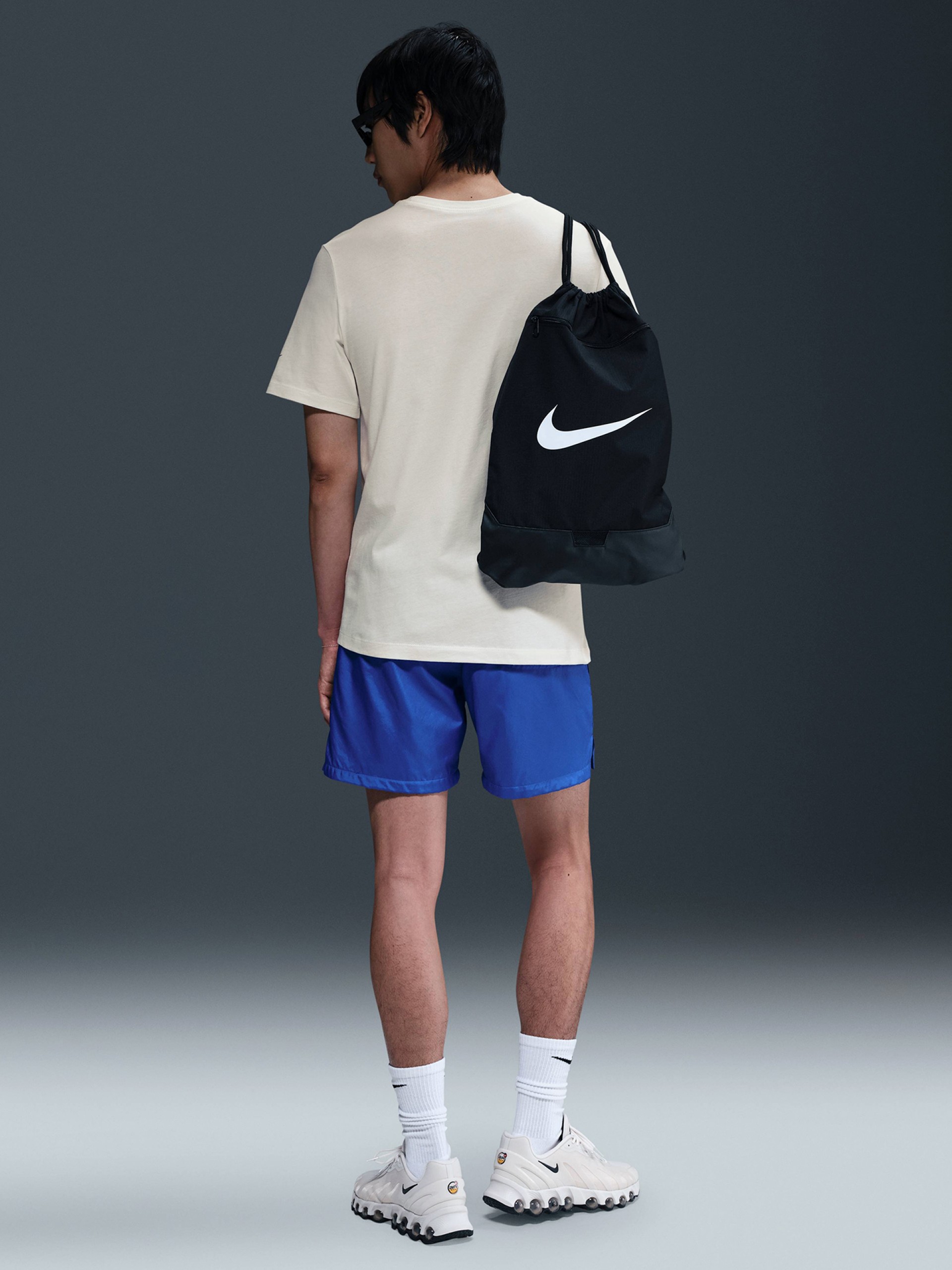 T-shirt Nike Sportswear Triple Swoosh Bege Para Homem