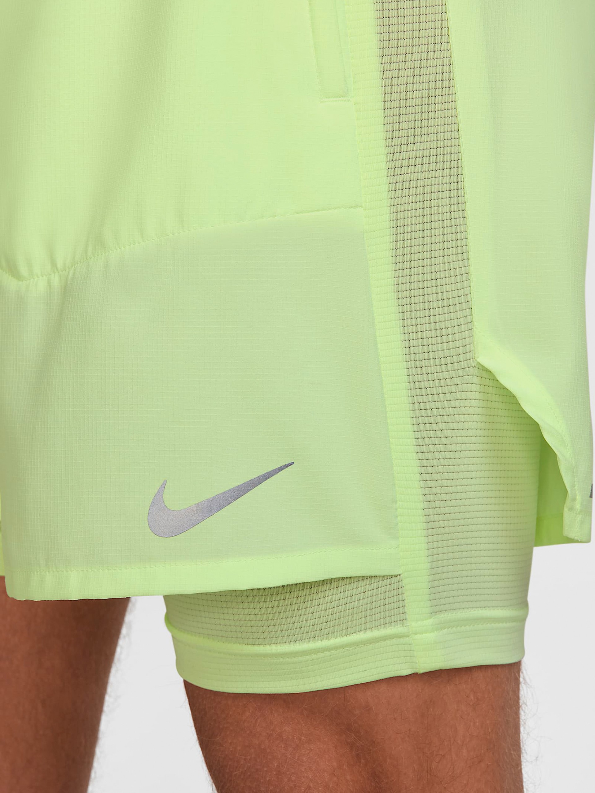 Calções de Running Nike Dri-FIT Stride Hybrid 13cm Verdes Para Homem