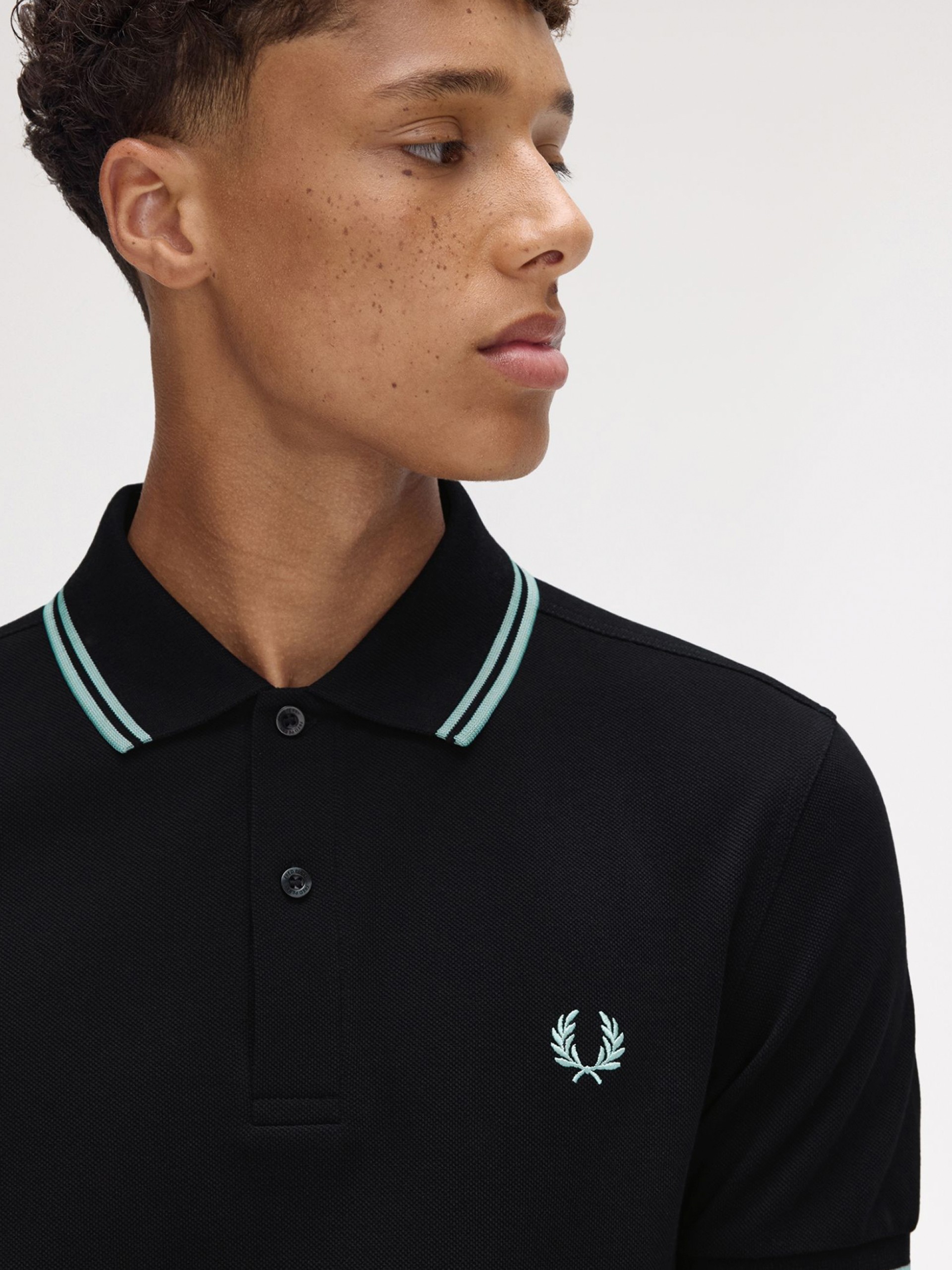 Polo Fred Perry M3600 Twin Tipped Negro y Azul