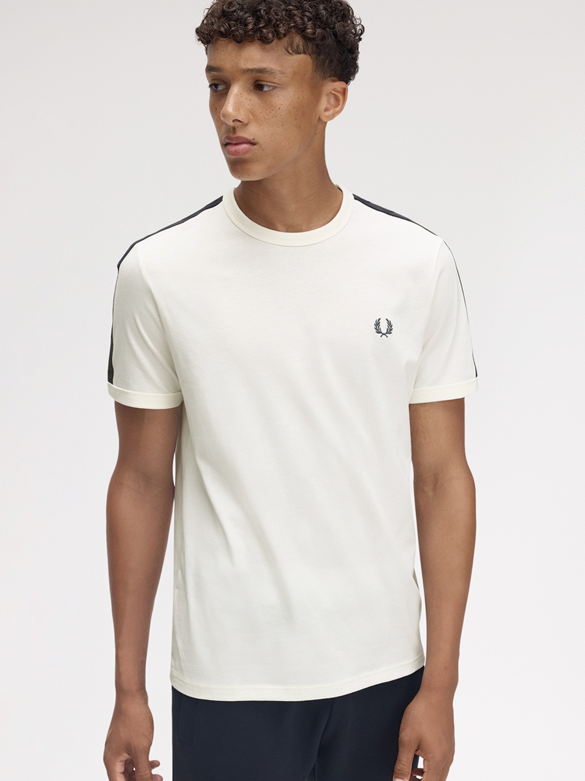 T-shirt Fred Perry Contrast Tape Ringer Branca e Cinzenta