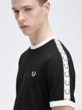 T-shirt Fred Perry Taped Ringer Preta e Branca