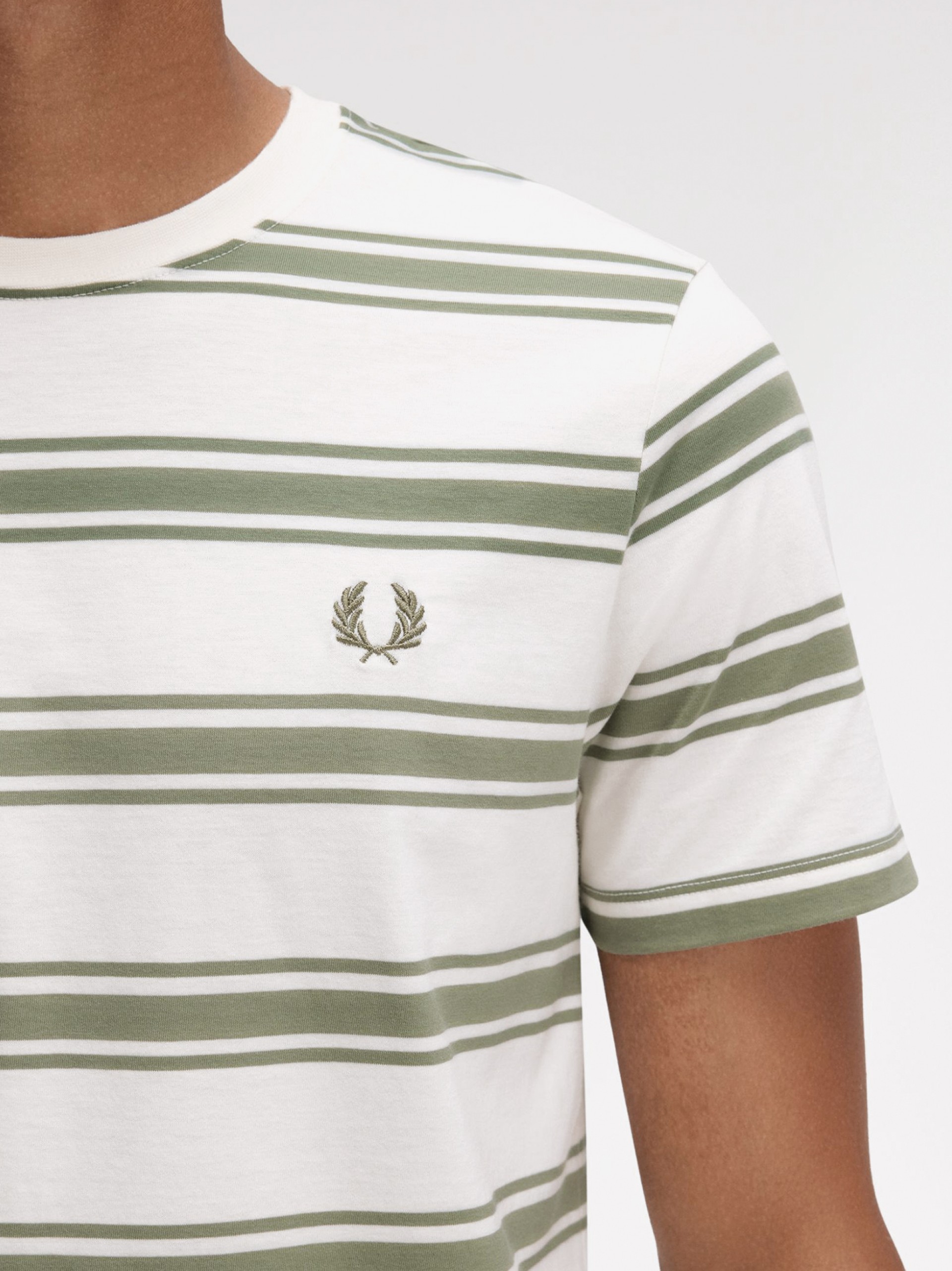 T-shirt Fred Perry Fine Stripe Às Riscas Branca e Verde