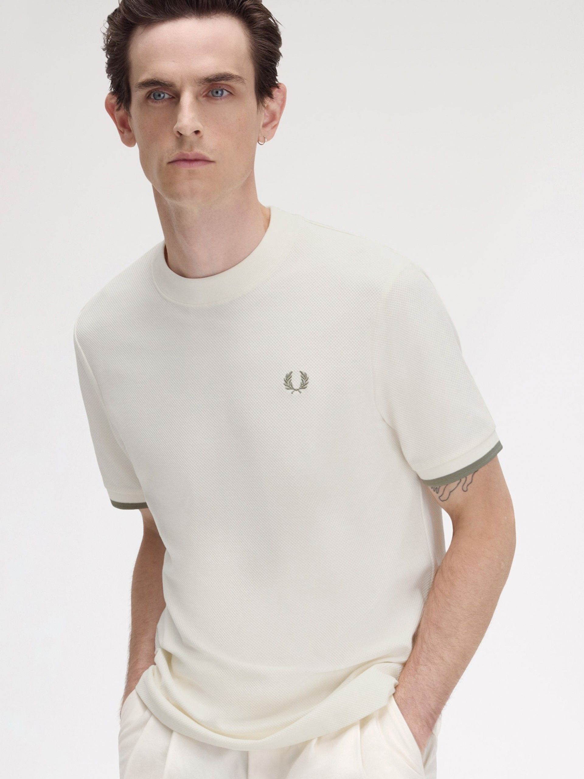 T-shirt Fred Perry Tipped Cuff Branca e Verde