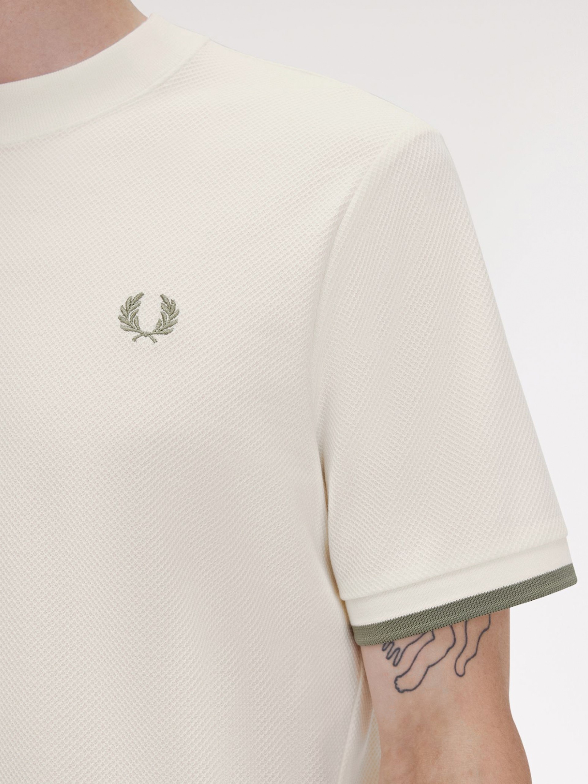 T-shirt Fred Perry Tipped Cuff Branca e Verde