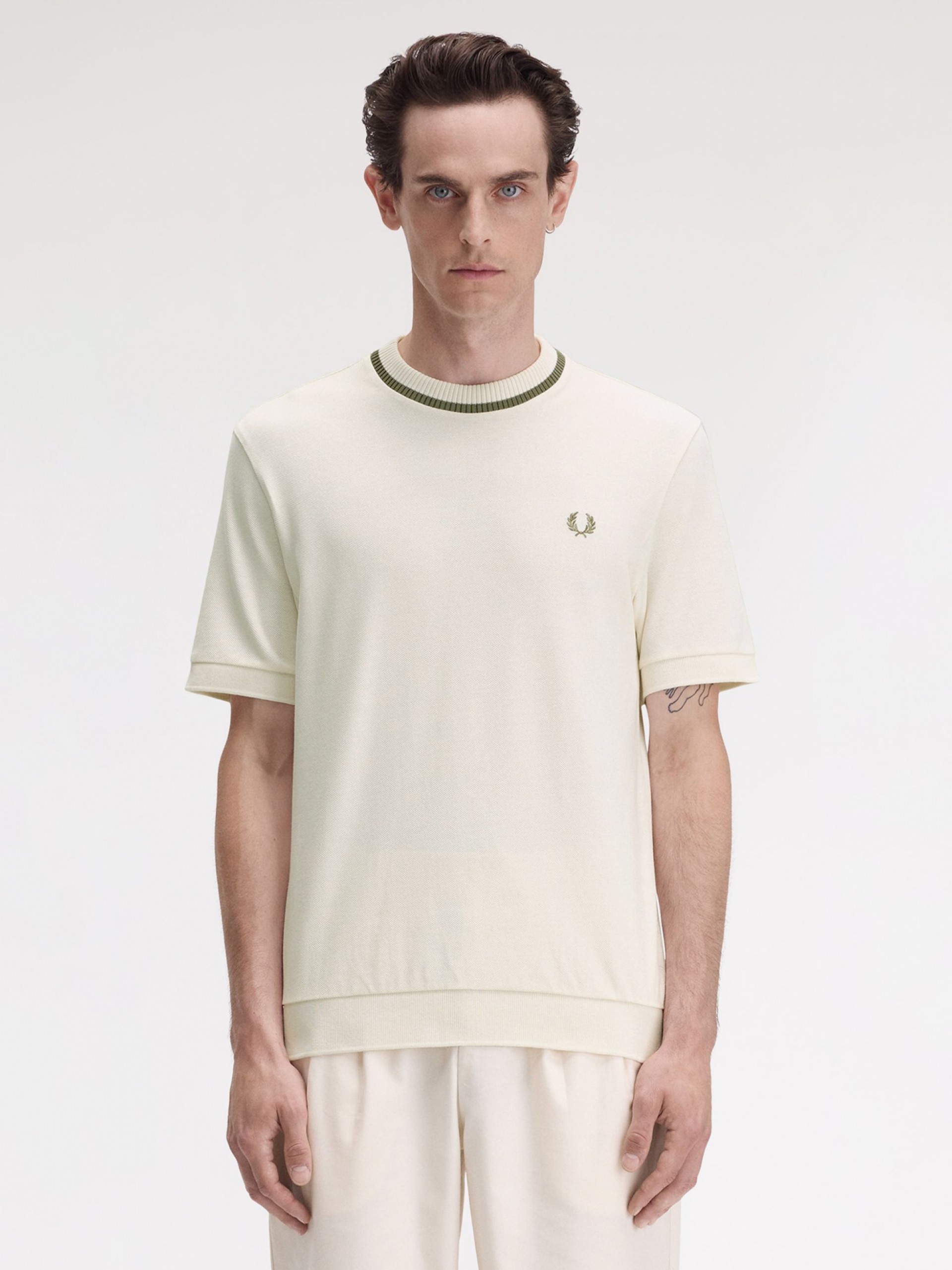 Camiseta Fred Perry Crew Neck Piqué Beige y Verde