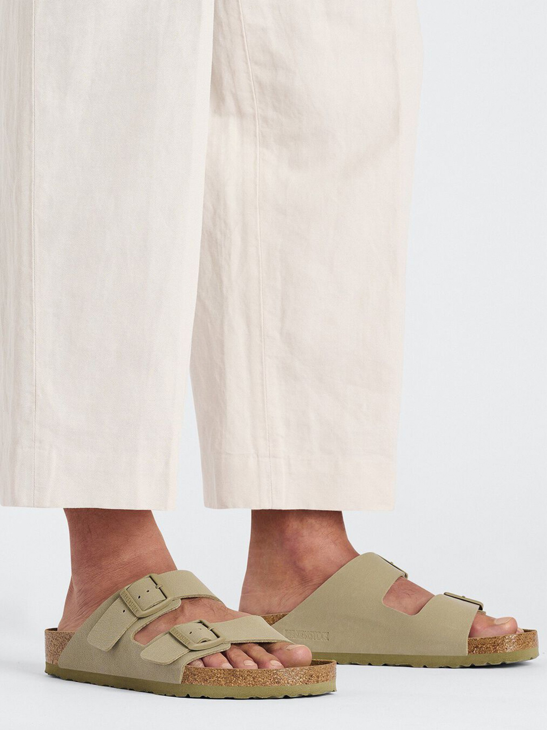 Chinelos Birkenstock Arizona Birko-Flor Caqui