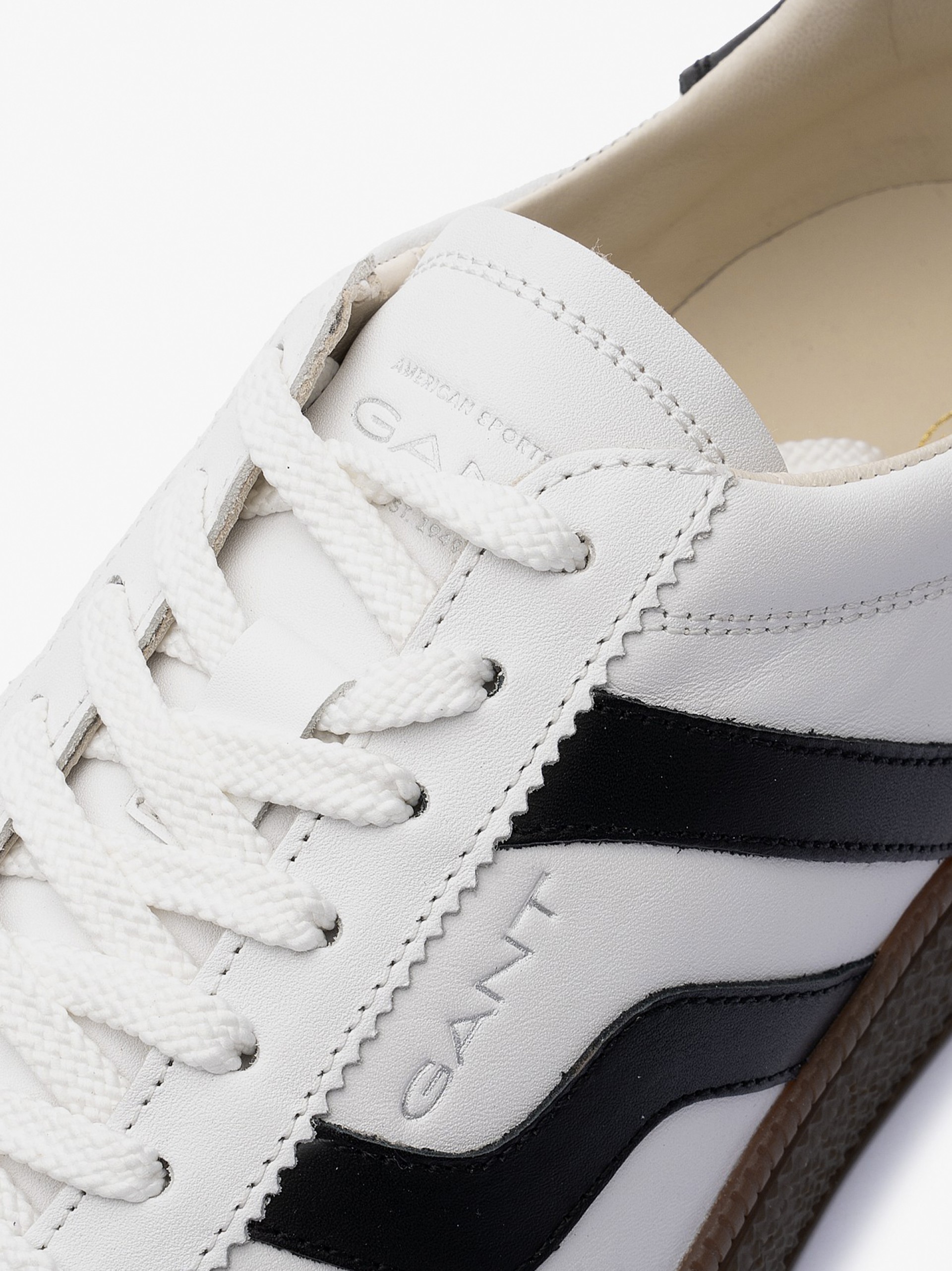 Sapatilhas Gant Cuzmo Brancas e Pretas Em Pele e Camurça